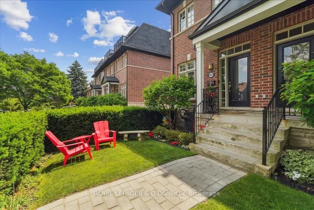 Additional image 30 of 361 Roehampton Ave