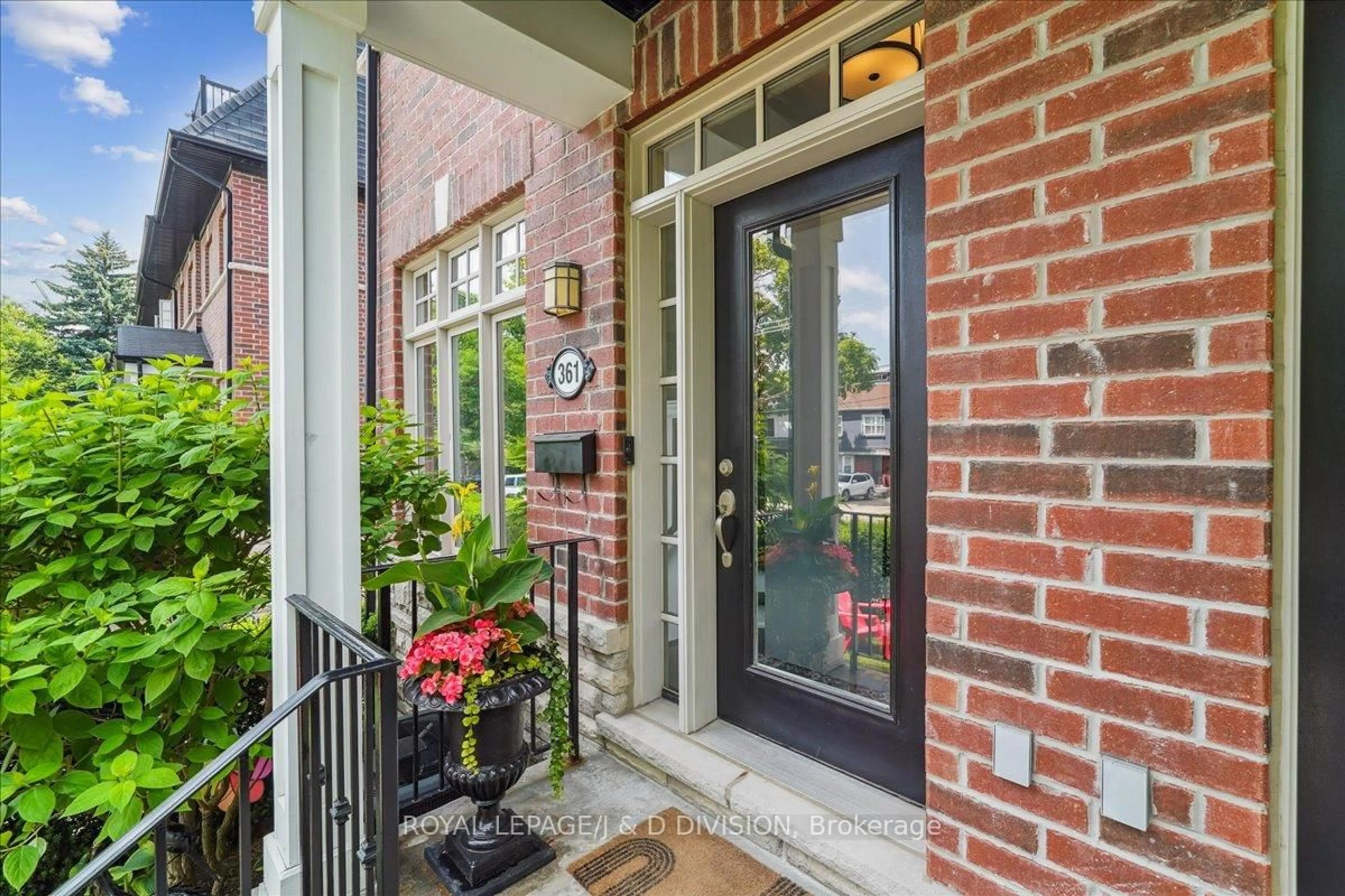 Home with brick exterior material, street for 361 Roehampton Ave, Toronto Ontario M4P 1S3