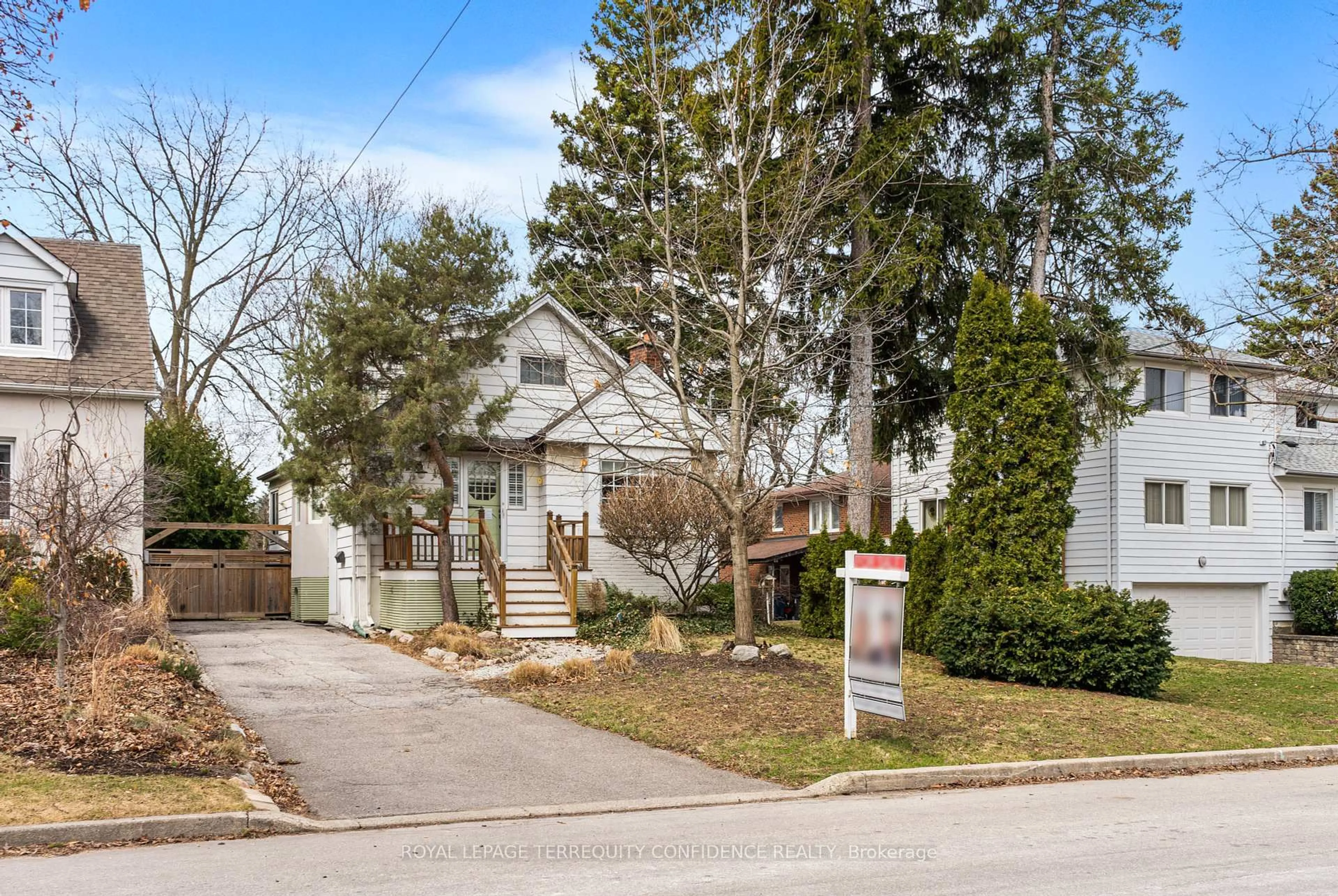 Unknown for 10 Abbotsford Rd, Toronto Ontario M2N 2P7