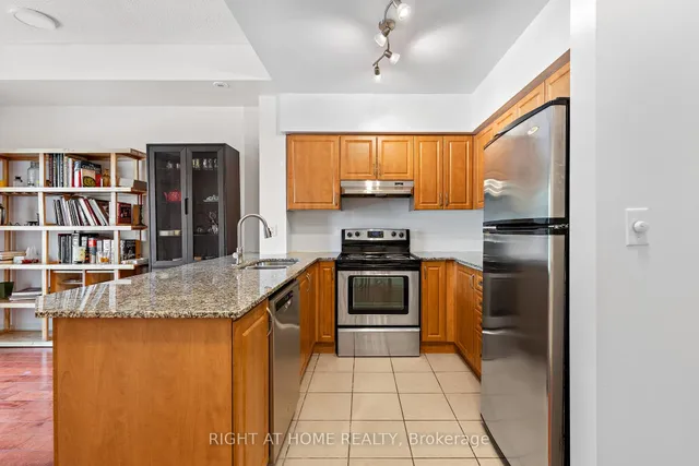 Additional image 16 of 205 Wellesley St Unit 205