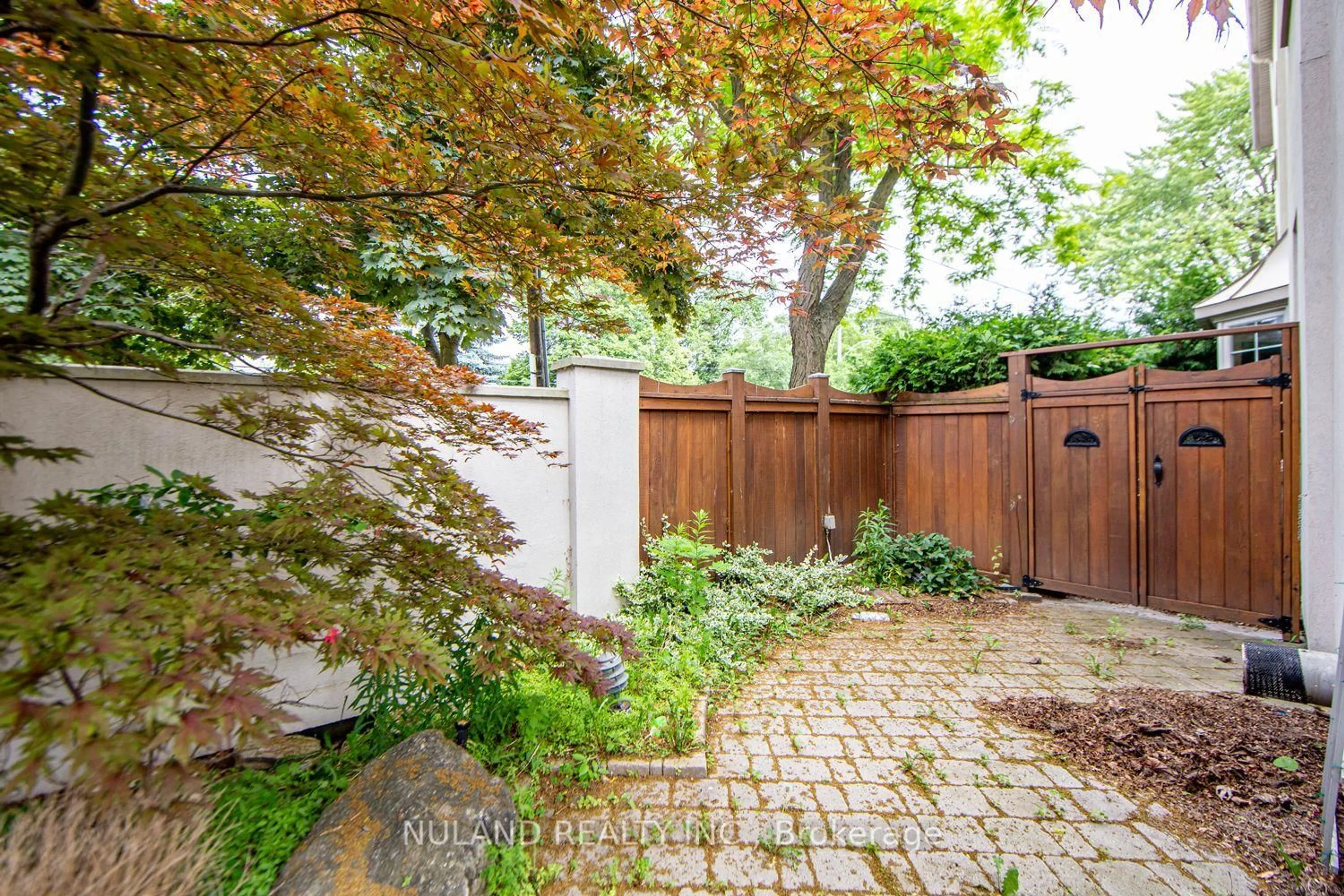Patio, street for 3036 Bayview Ave #Unit A, Toronto Ontario M2N 5L2