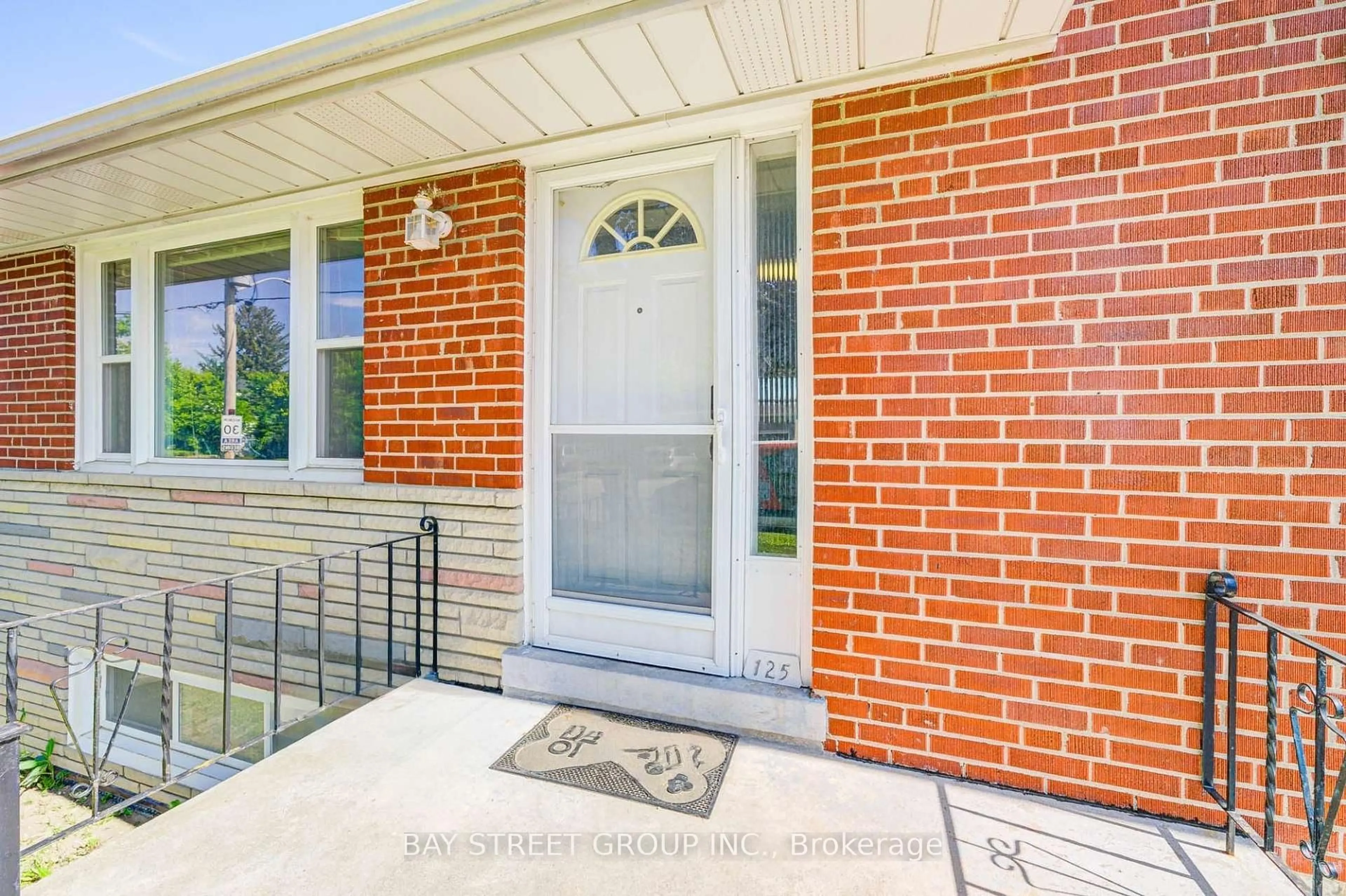 Home with brick exterior material, street for 125 Connaught Ave, Toronto Ontario M2M 1H1