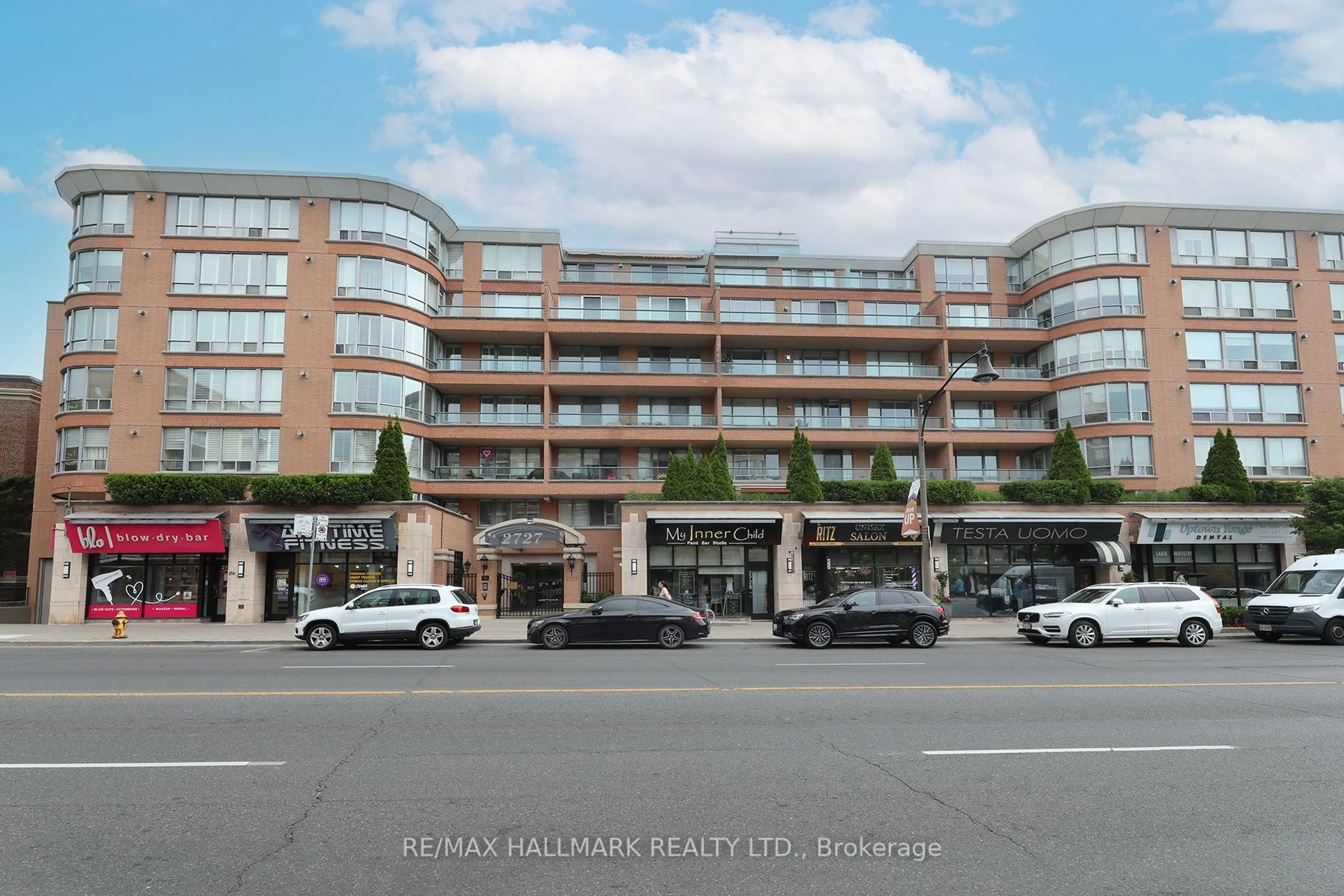 Blurry image for 2727 Yonge St #609, Toronto Ontario M4N 3R6