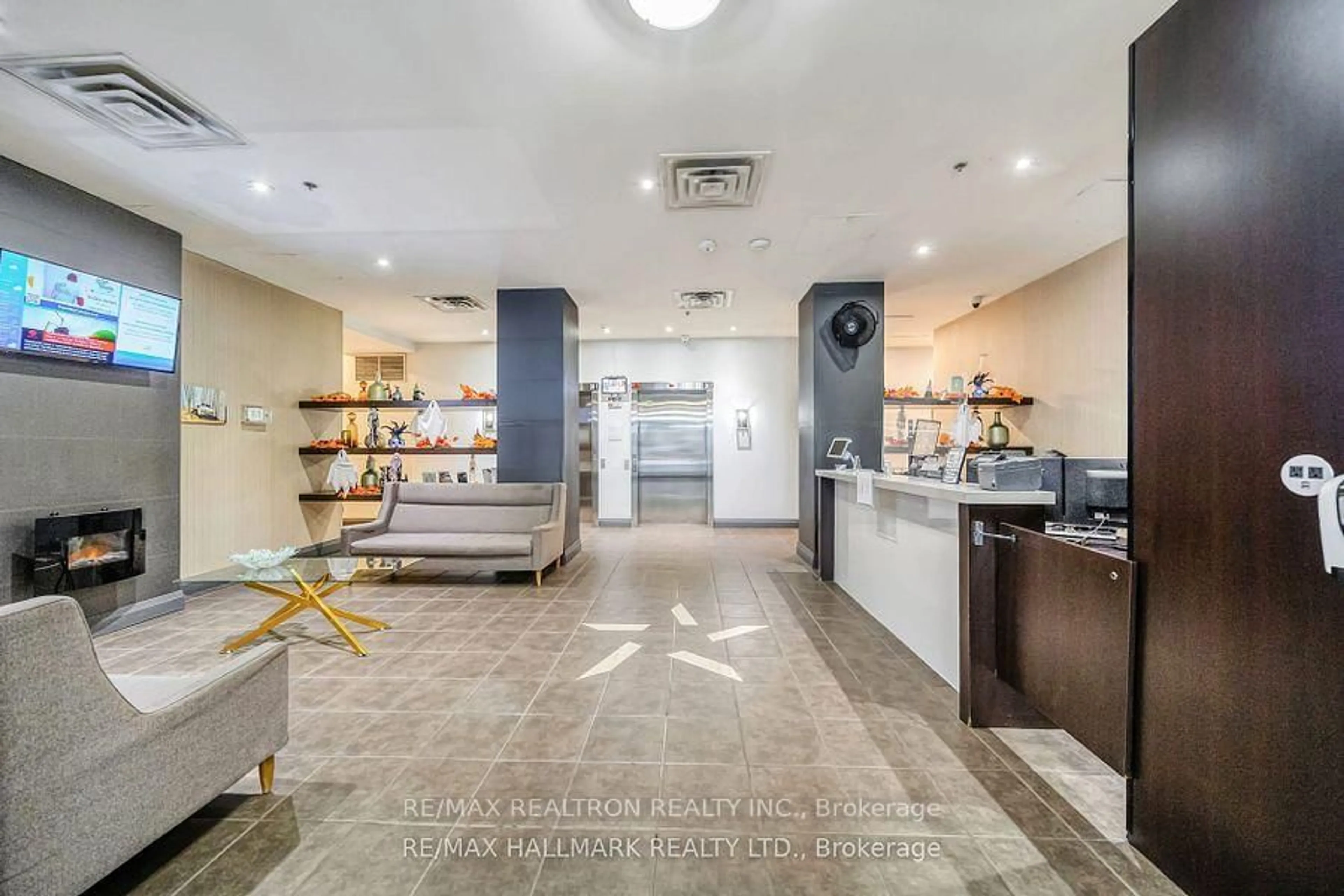 Lobby for 225 Wellesley St #709, Toronto Ontario M1X 1X8