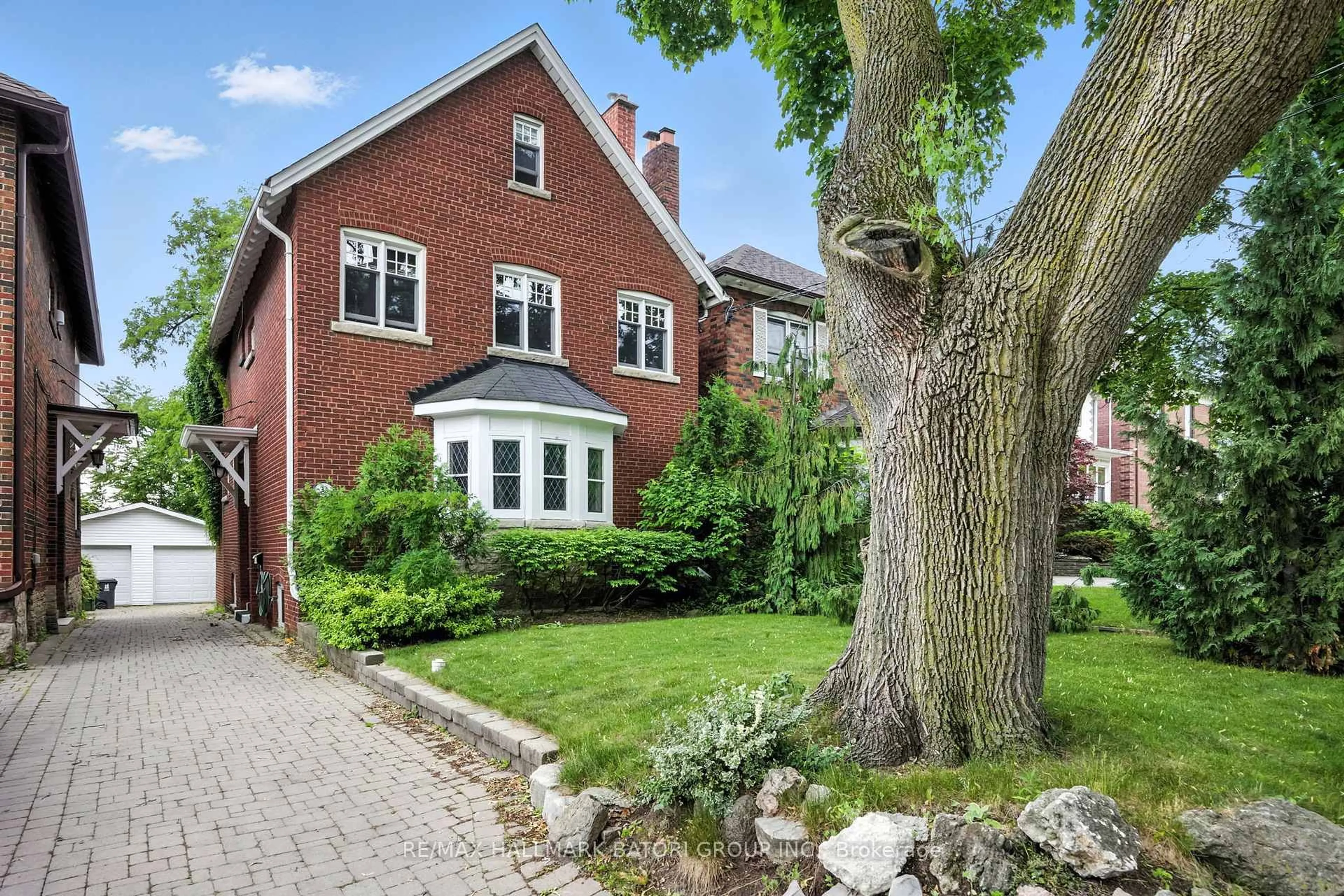 Home with brick exterior material, street for 33 Burnaby Blvd, Toronto Ontario M4R 1B5