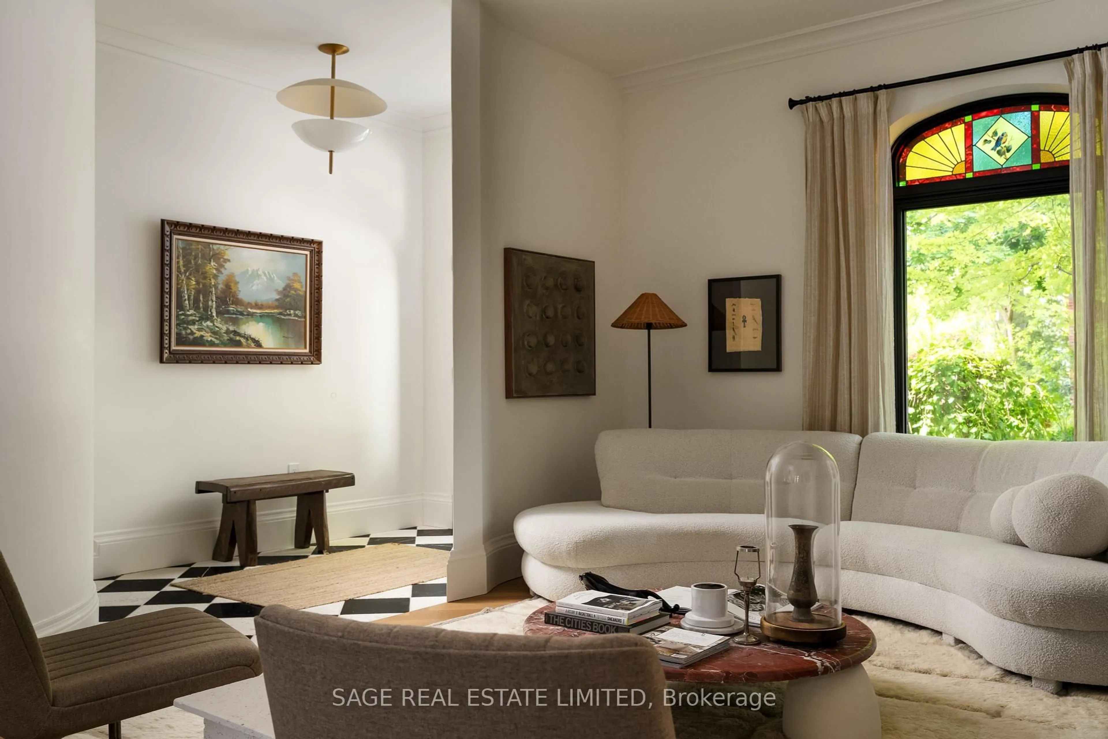 Living room with furniture, unknown for 239 Borden St, Toronto Ontario M5S 2N5