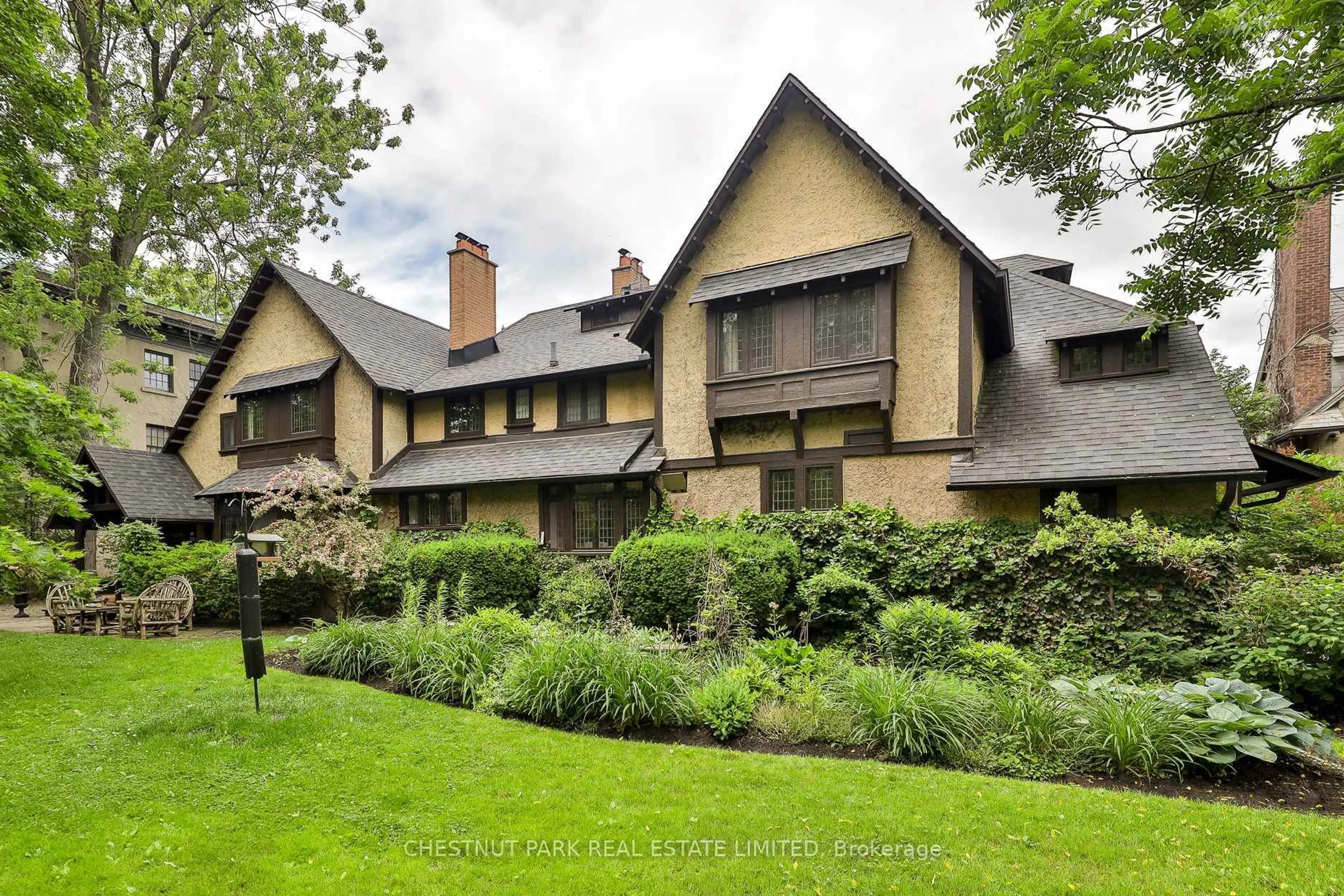Home with brick exterior material, street for 81 Wychwood Park, Toronto Ontario M6G 2V5