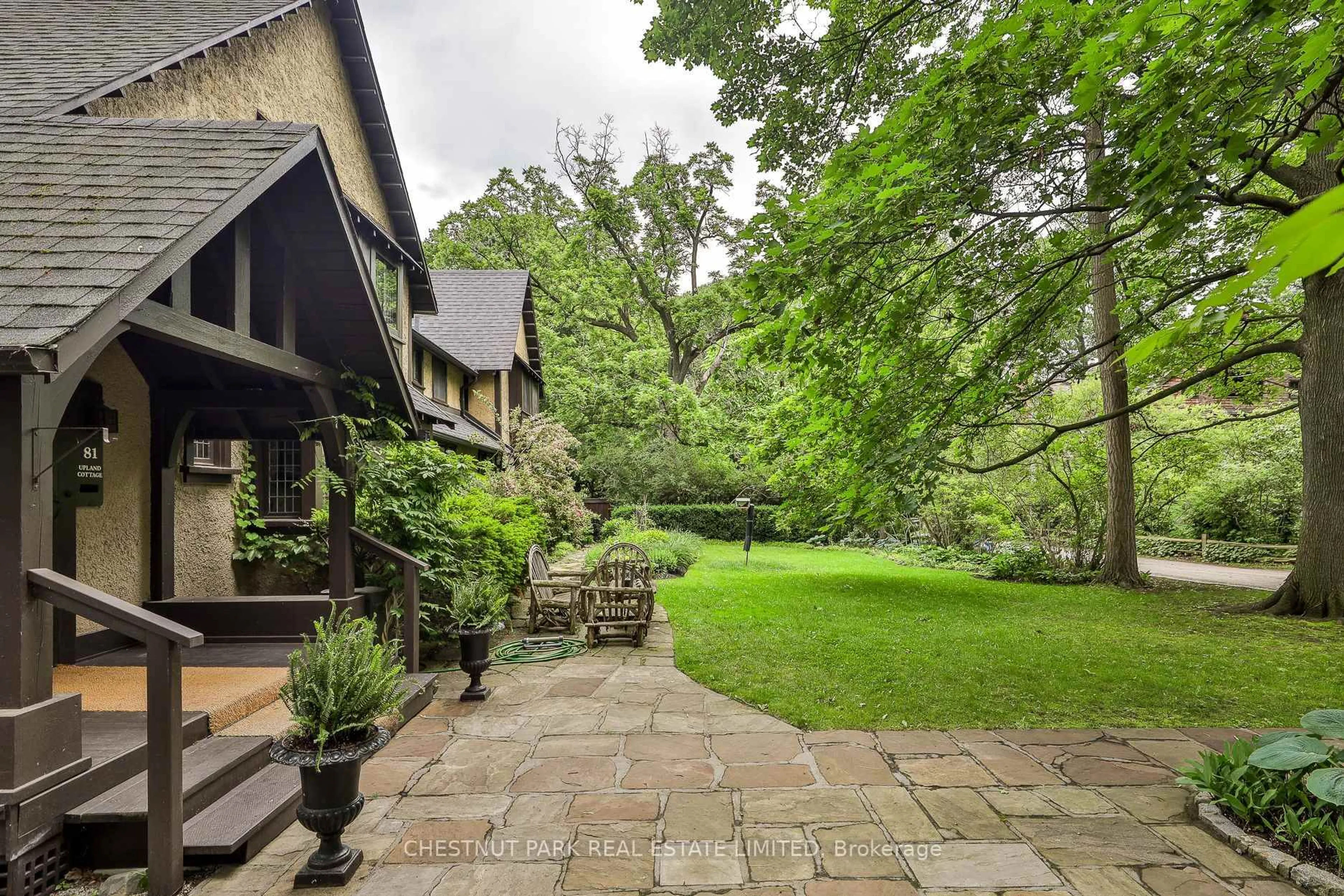 Patio, street for 81 Wychwood Park, Toronto Ontario M6G 2V5