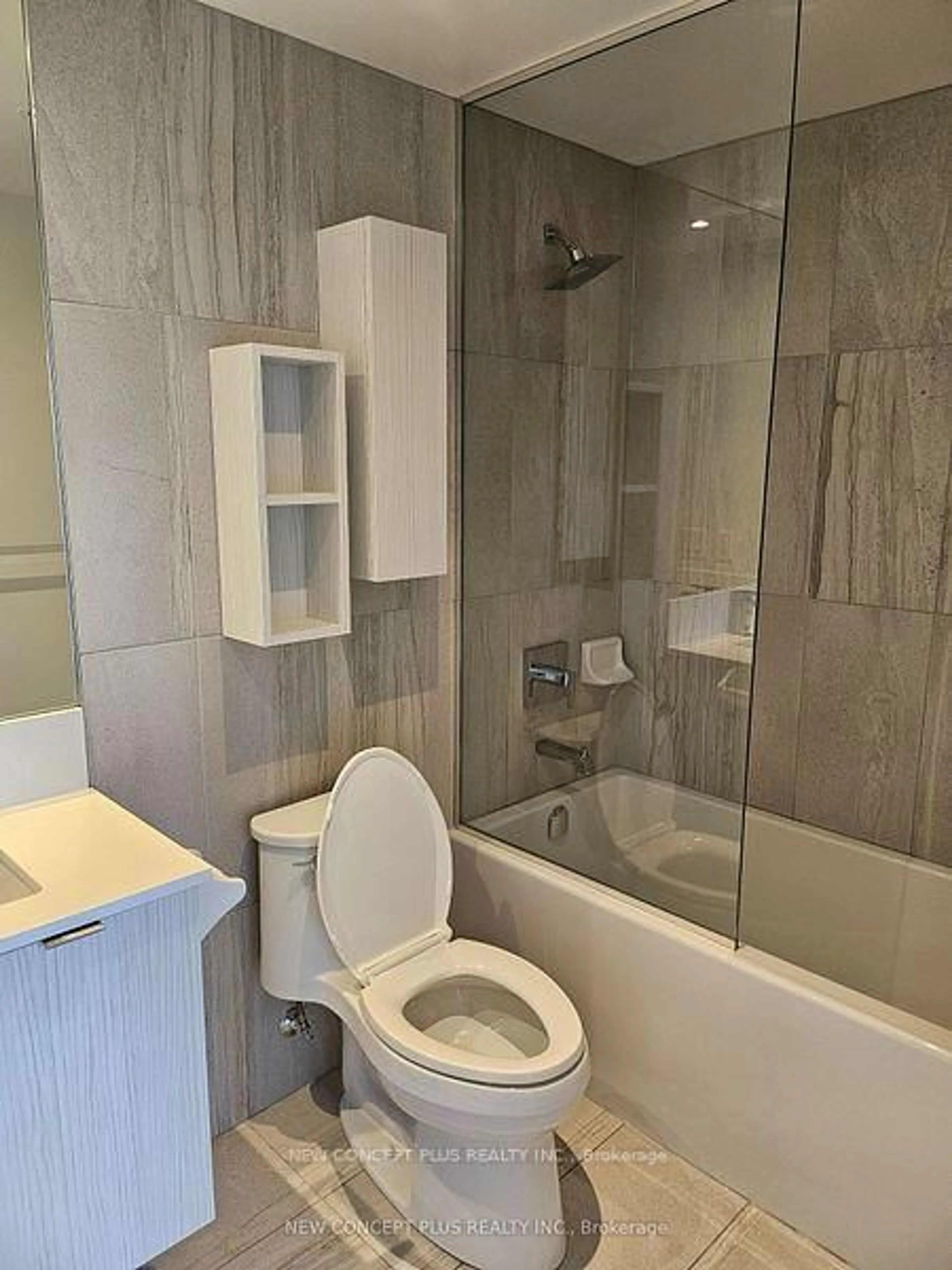 Standard bathroom, ceramic/tile floor for 99 Broadway Ave #3403, Toronto Ontario M4P 0E3
