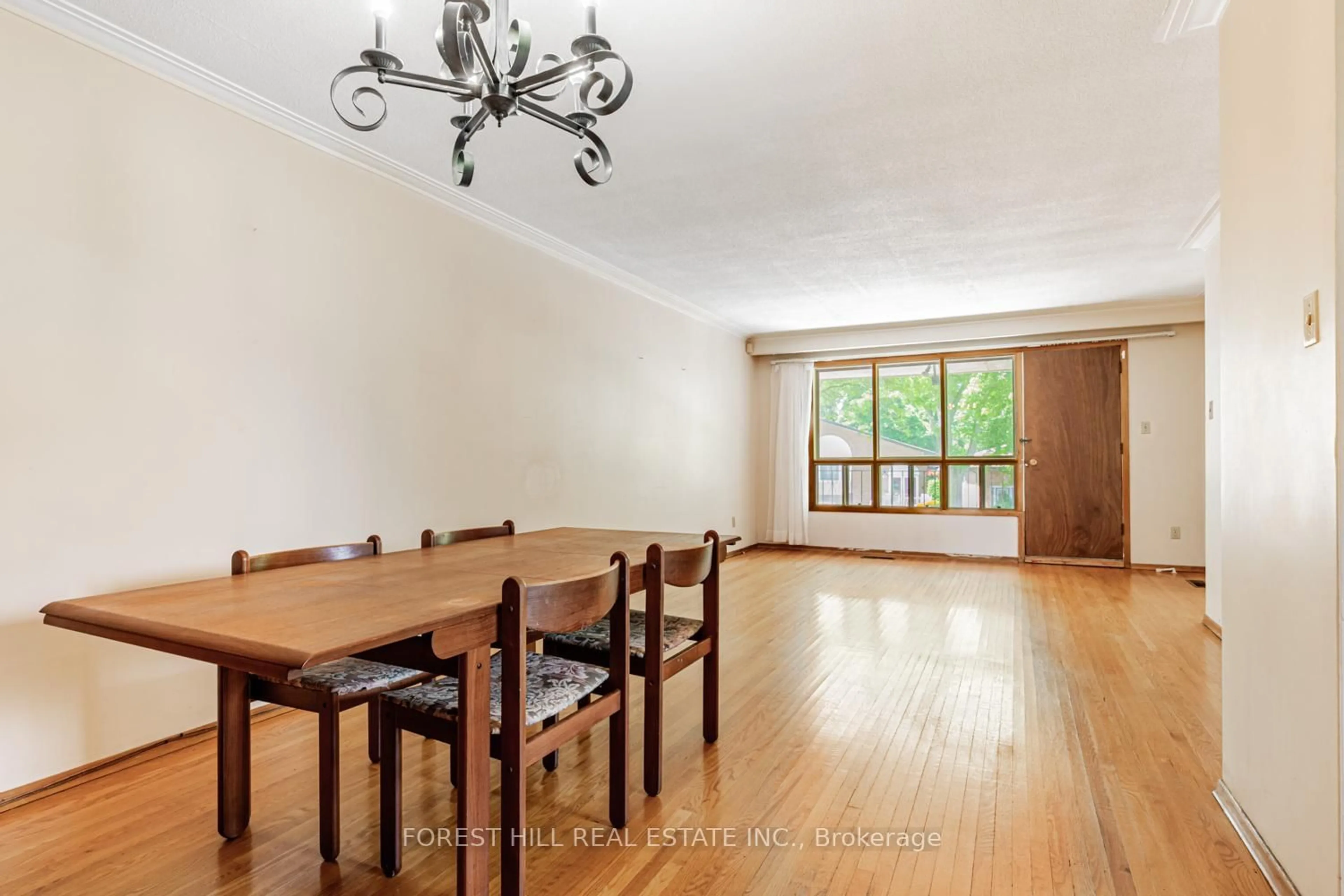 Dining room, wood/laminate floor for 57 James Gray Dr, Toronto Ontario M2H 1N8