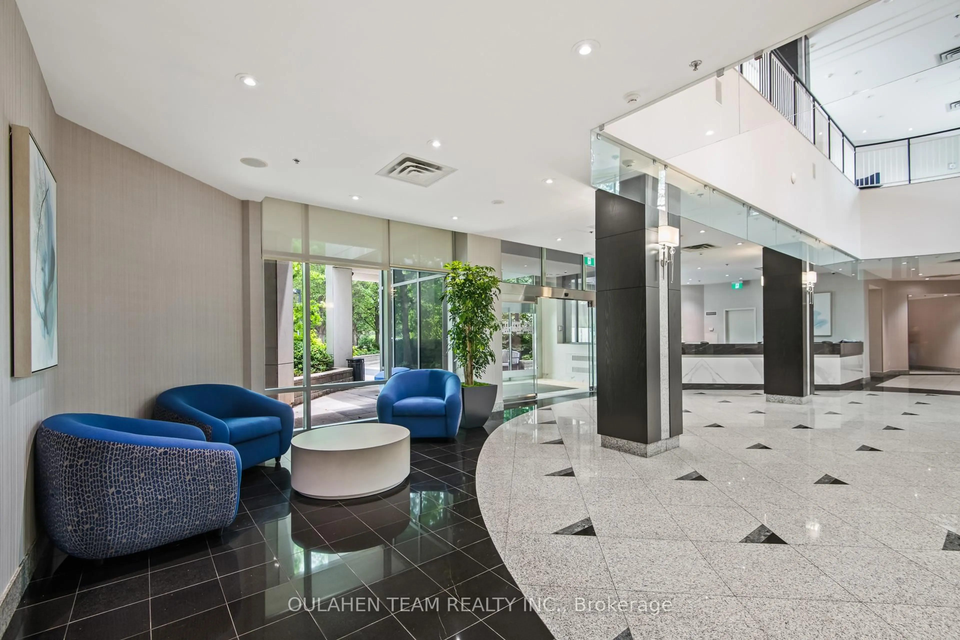 Indoor foyer for 16 Harrison Garden Blvd #1011, Toronto Ontario M2N 7J6