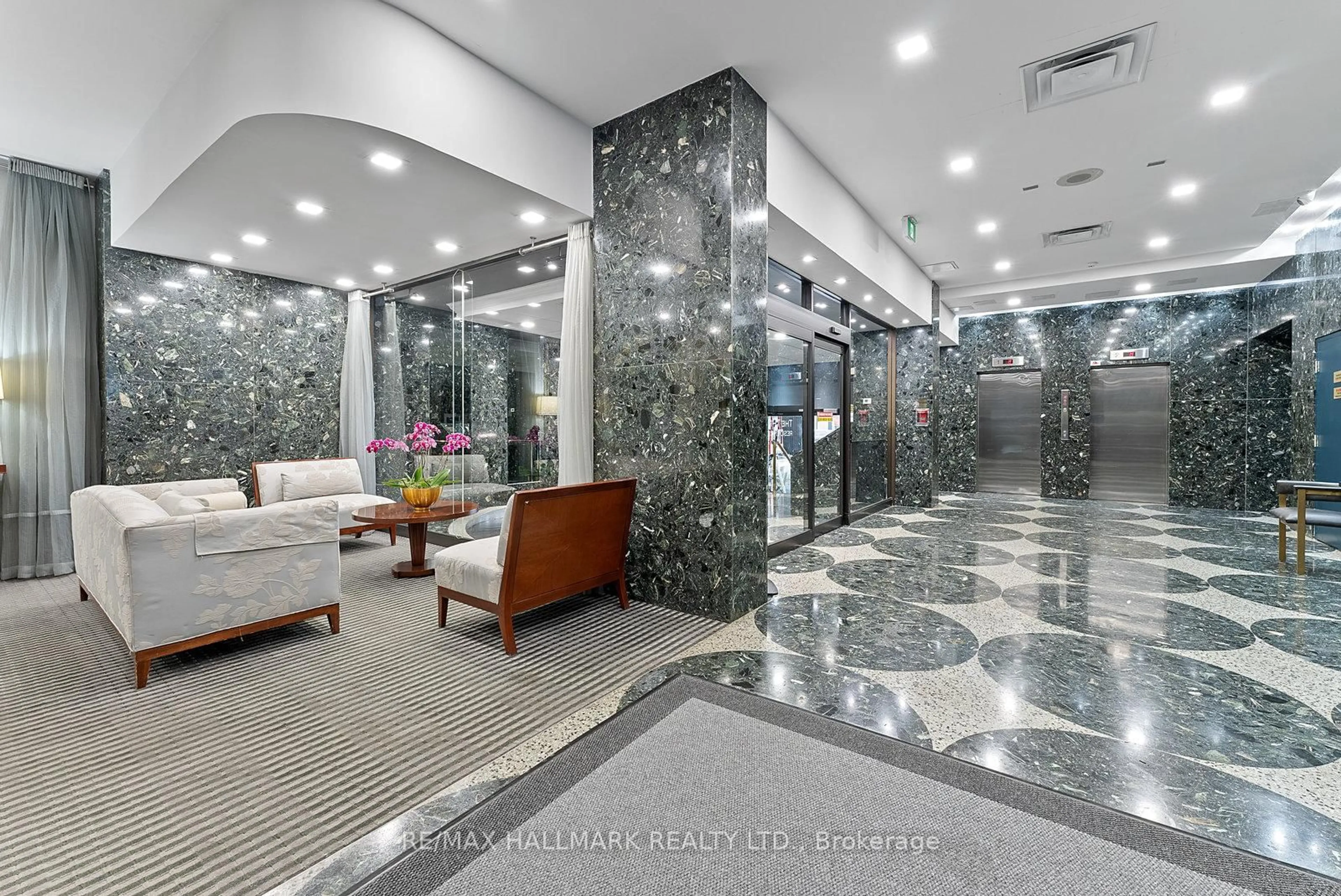 Lobby for 360 Bloor St #1107, Toronto Ontario M4W 3M3