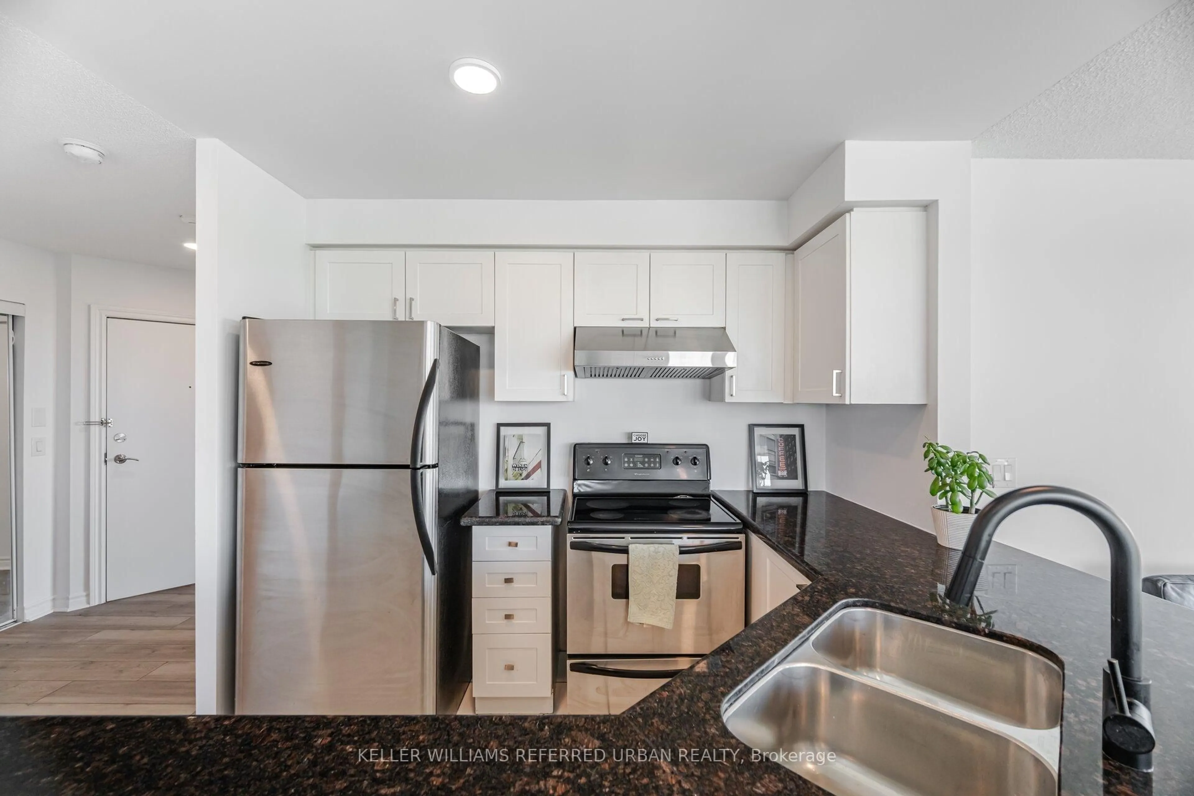 Standard kitchen, unknown for 1030 Sheppard Ave #803, Toronto Ontario M3H 2T6