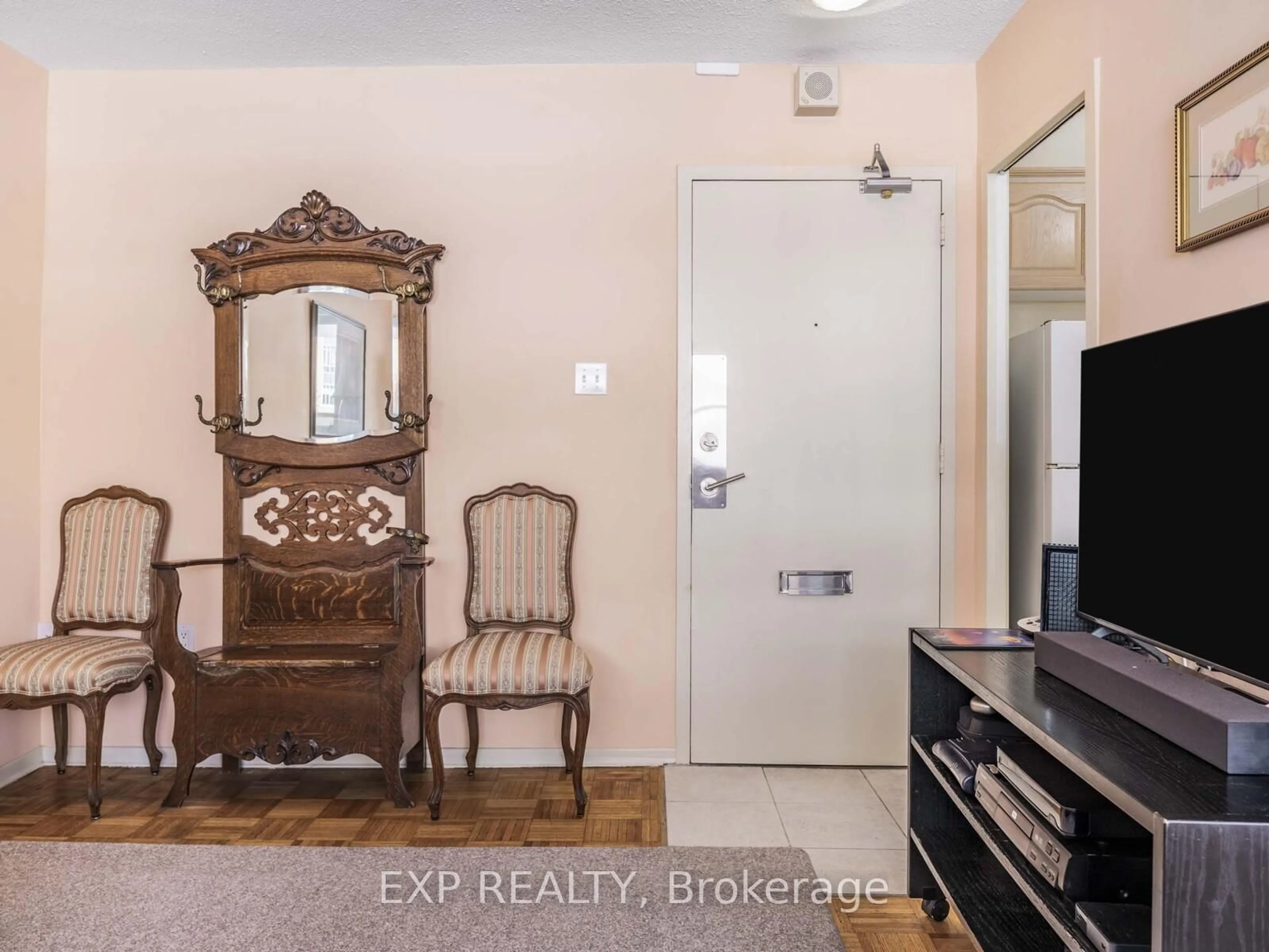 Indoor entryway for 30 Gloucester St #311, Toronto Ontario M4Y 1L6