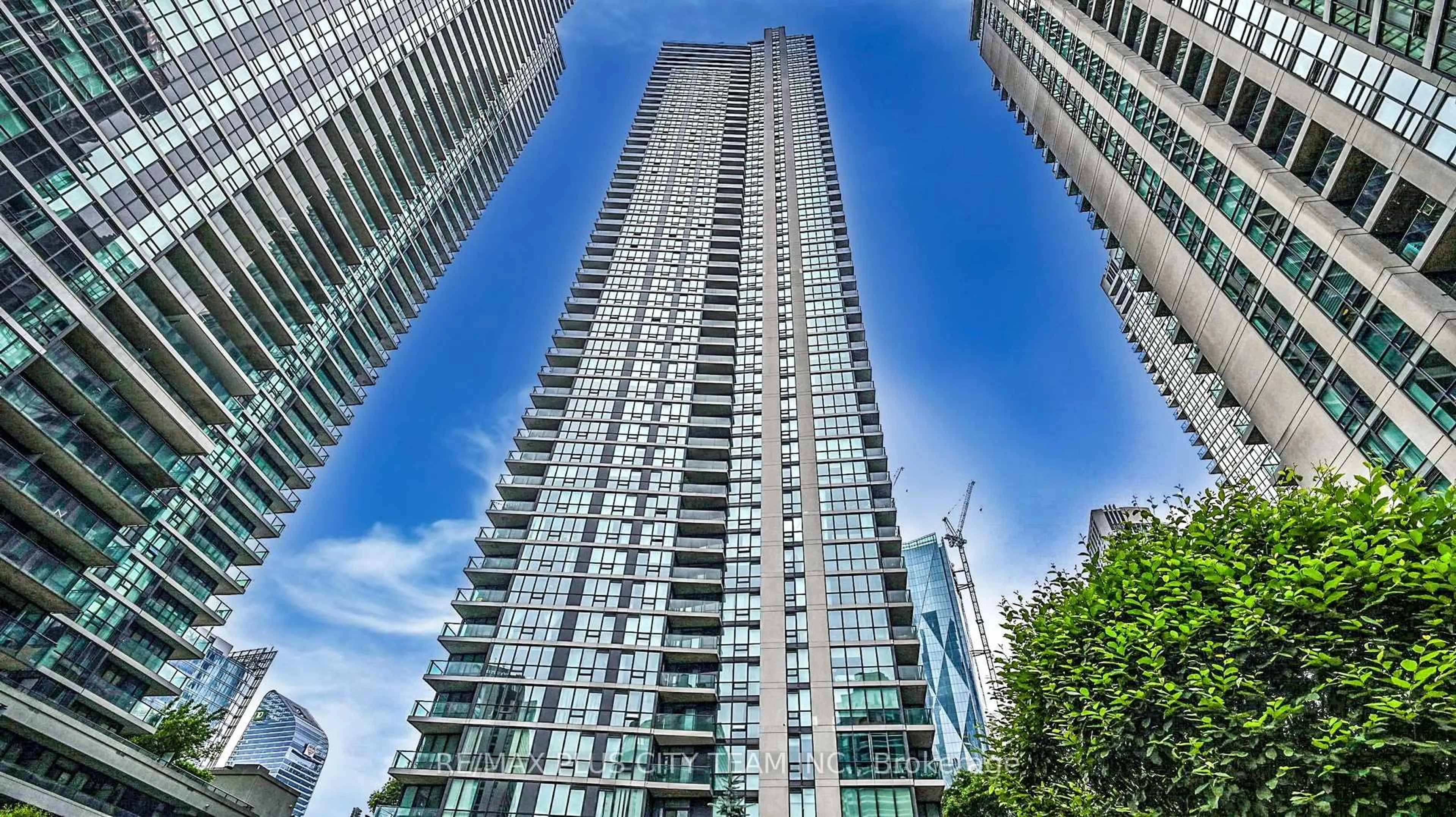 Unknown for 18 Harbour St #1305, Toronto Ontario M5J 2Z6