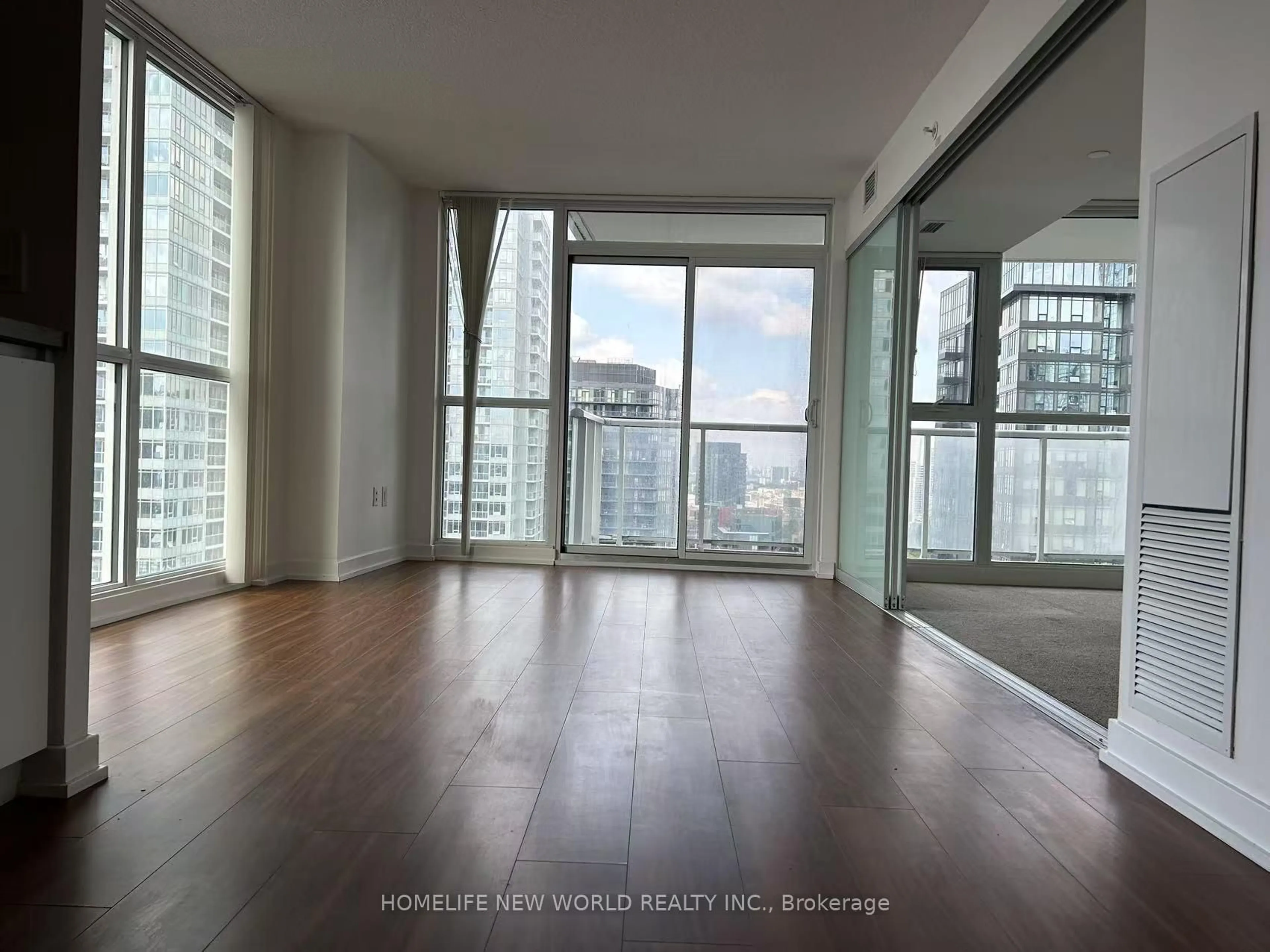 A pic of a room for 75 Queens Wharf Rd #2908, Toronto Ontario M5V 0J8