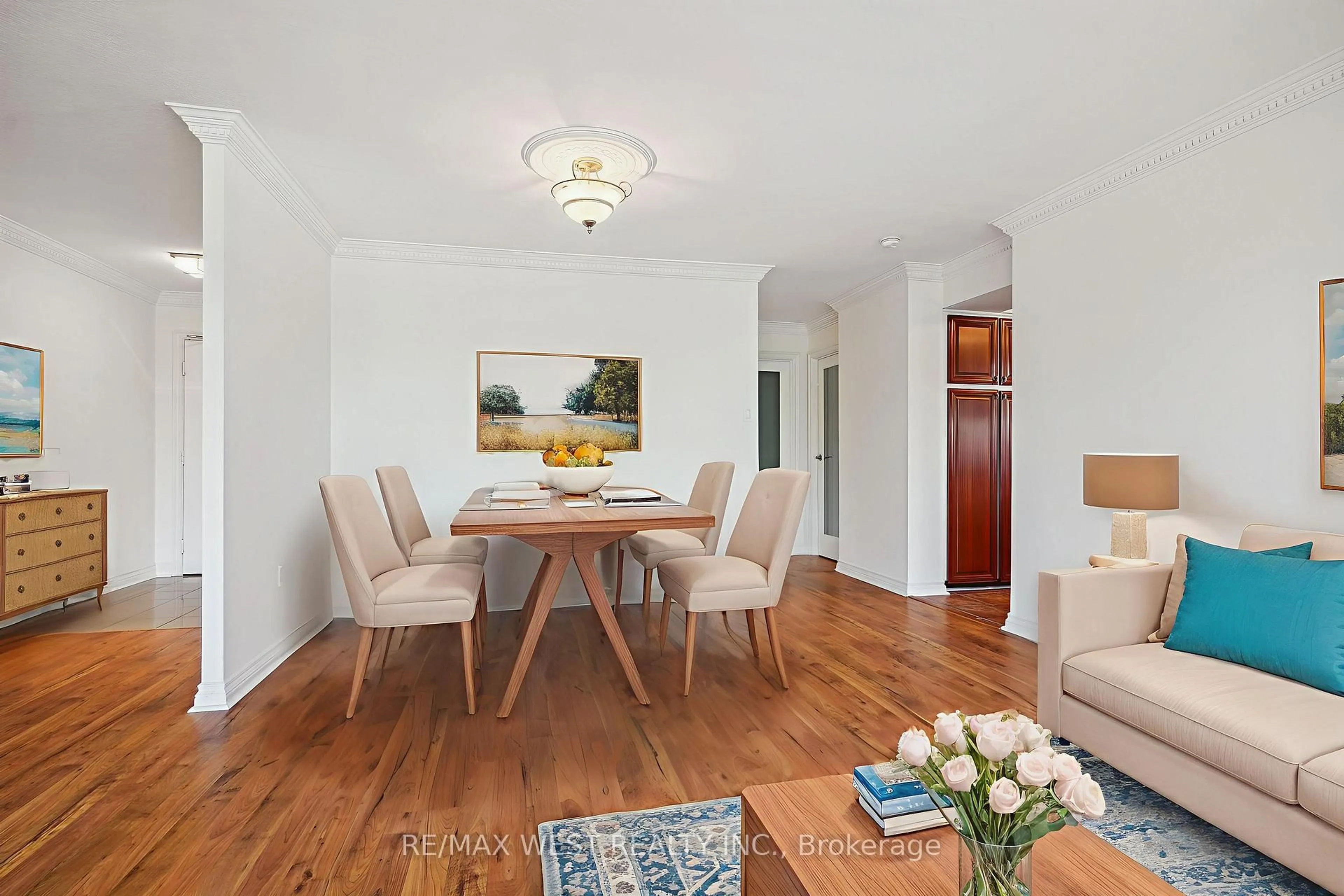 Dining room, wood/laminate floor for 256 Jarvis St #3B, Toronto Ontario M5B 2J4