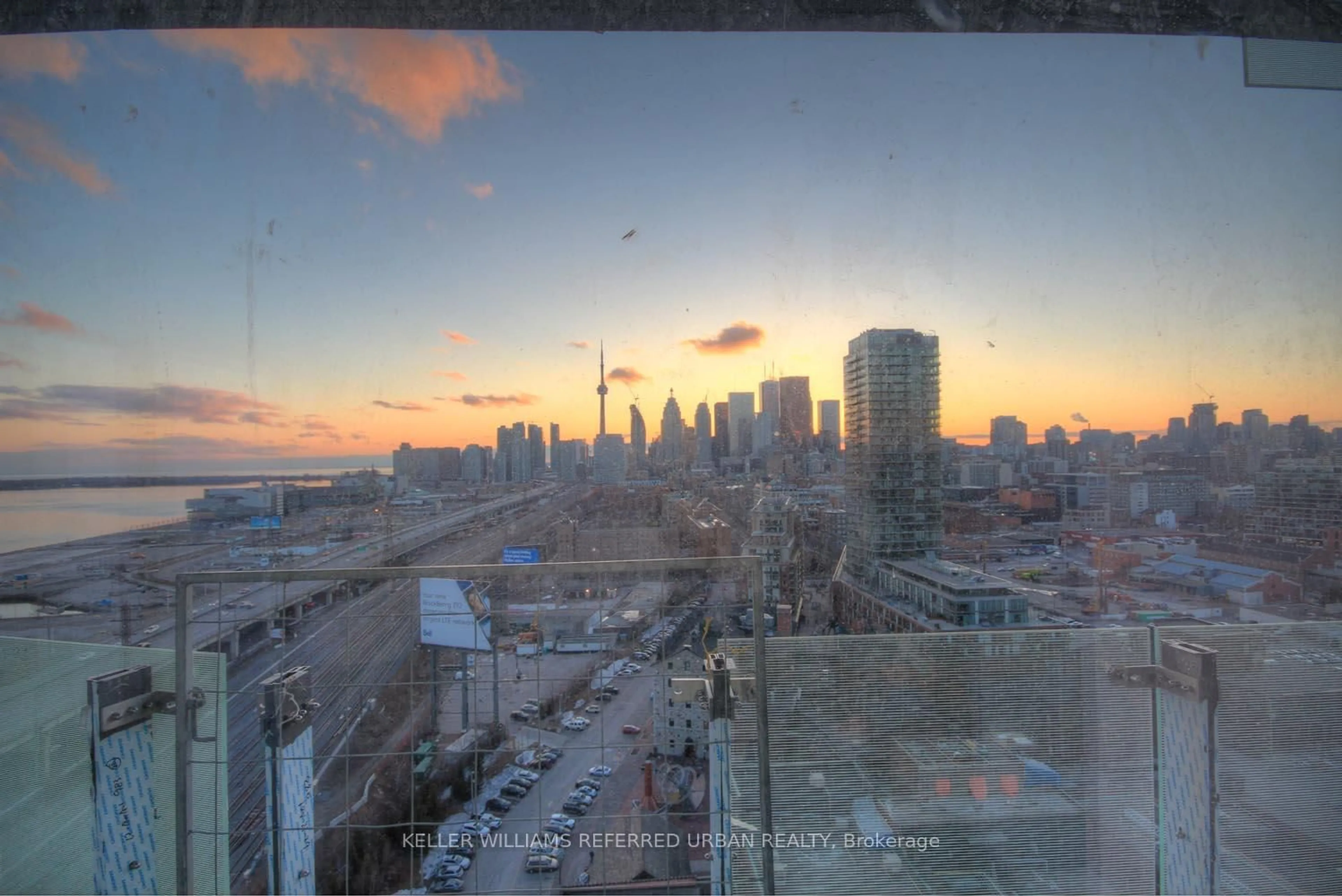 Blurry image for 70 Distillery Lane #2008, Toronto Ontario M5A 0E8