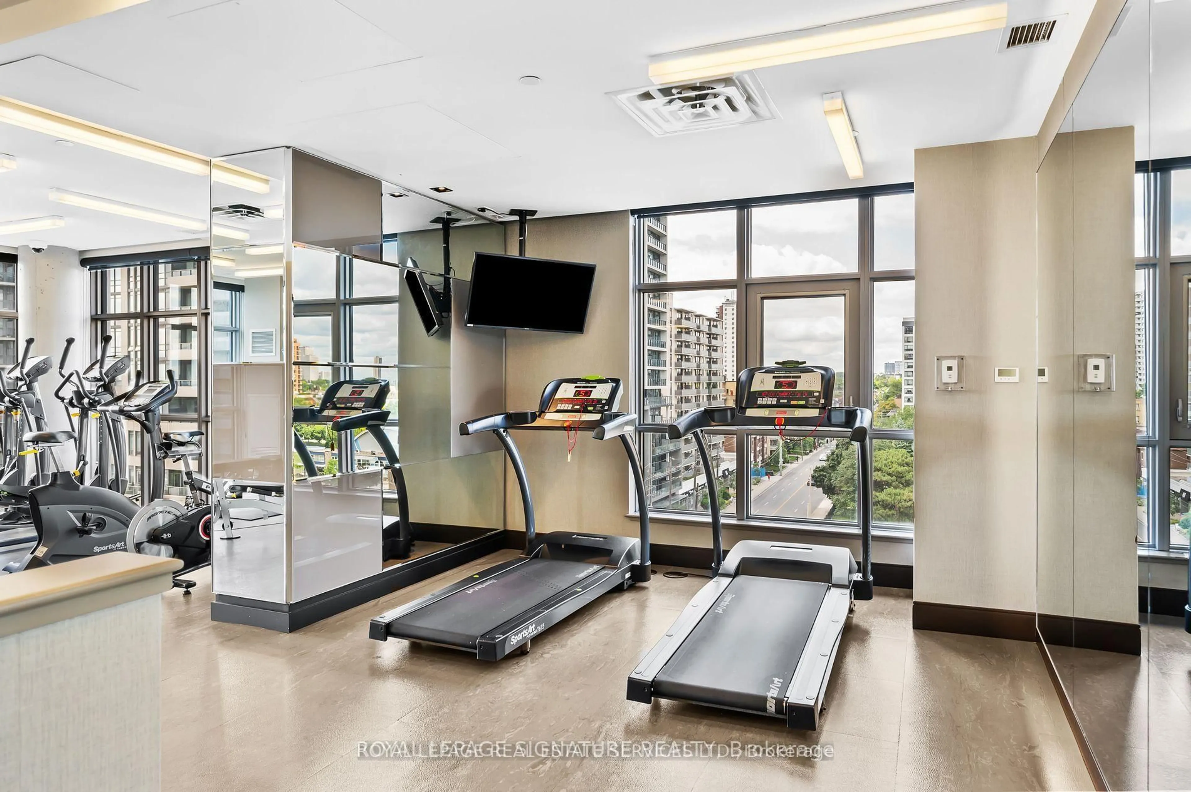 Gym or fitness room for 501 St Clair Ave #1405, Toronto Ontario M5P 0A2