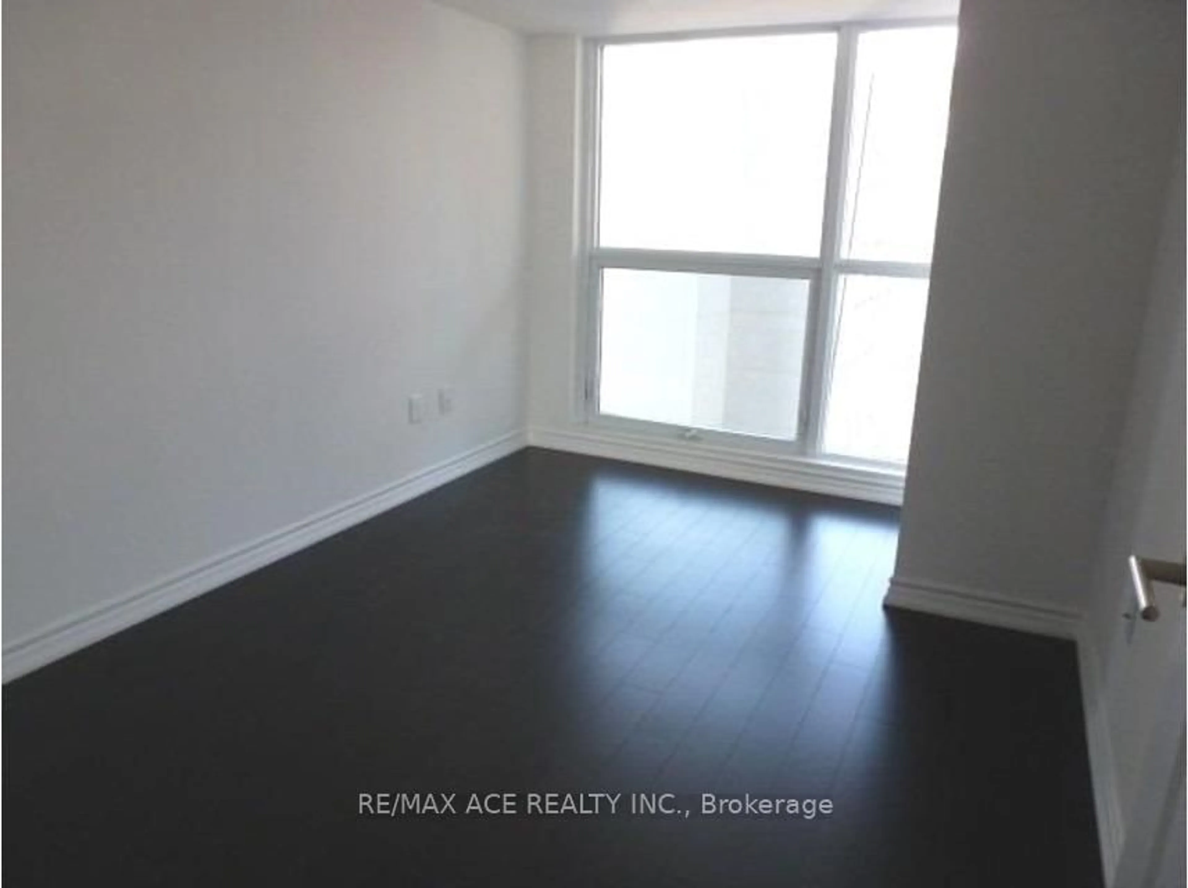 A pic of a room for 386 Yonge St #702, Toronto Ontario M5B 0A5