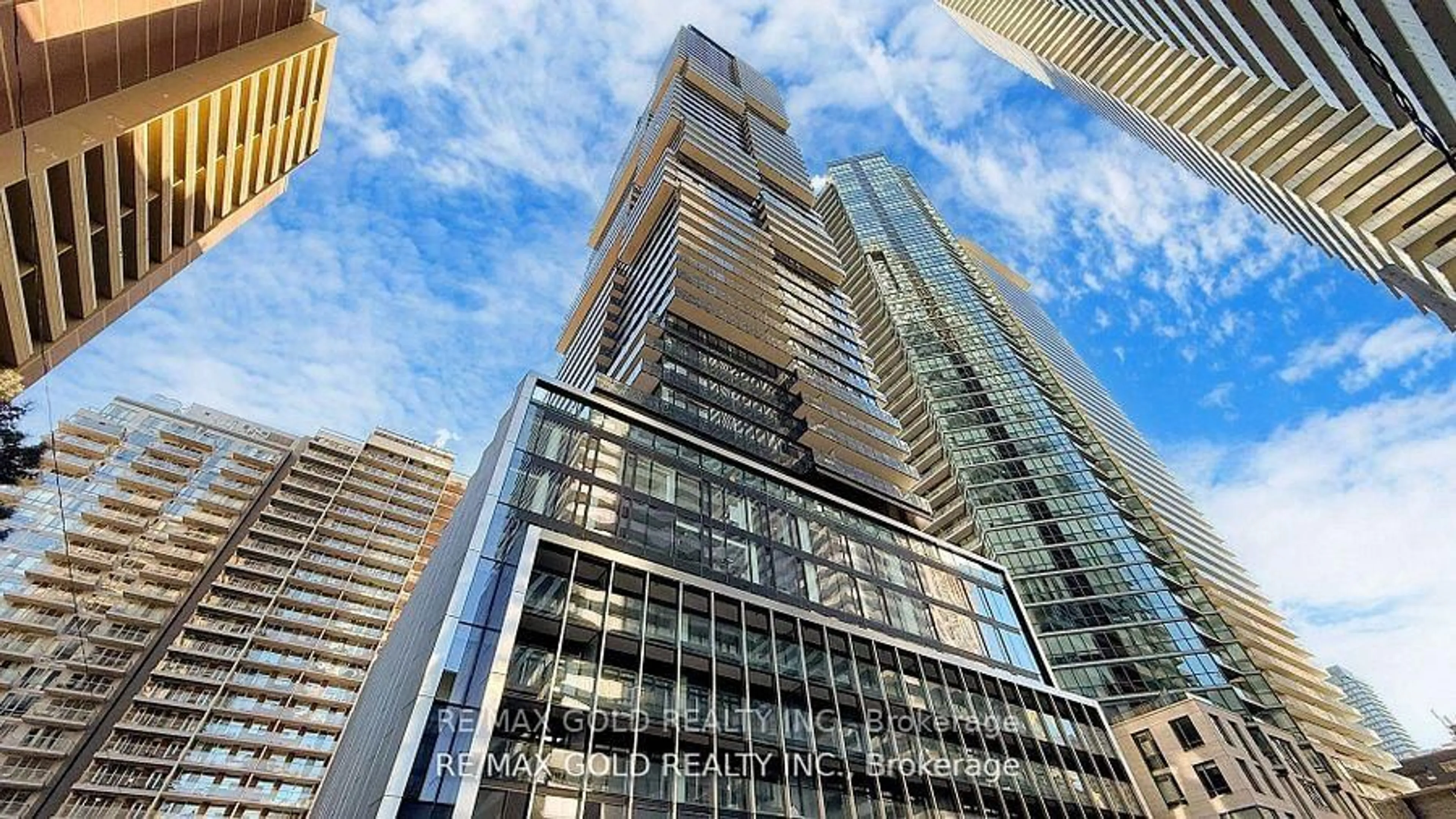 Indoor foyer for 55 Charles St #1310, Toronto Ontario M4Y 1S9