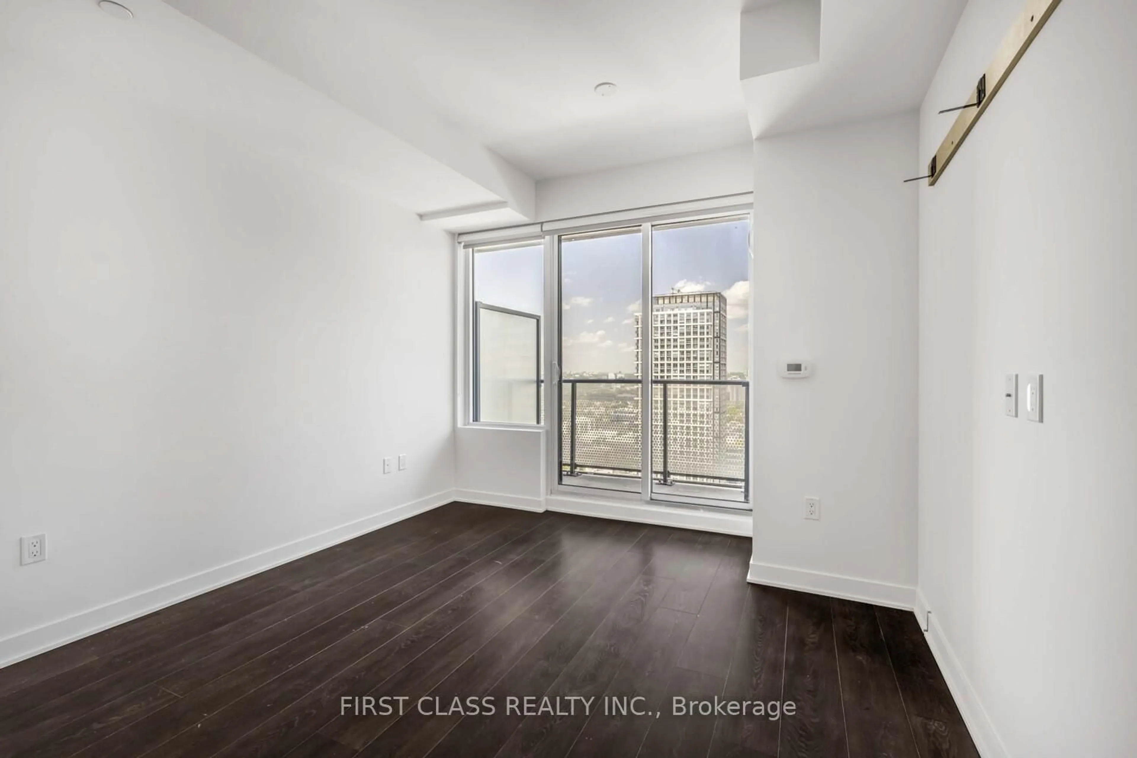 A pic of a room for 115 Blue Jays Way #4510, Toronto Ontario M5V 0N4