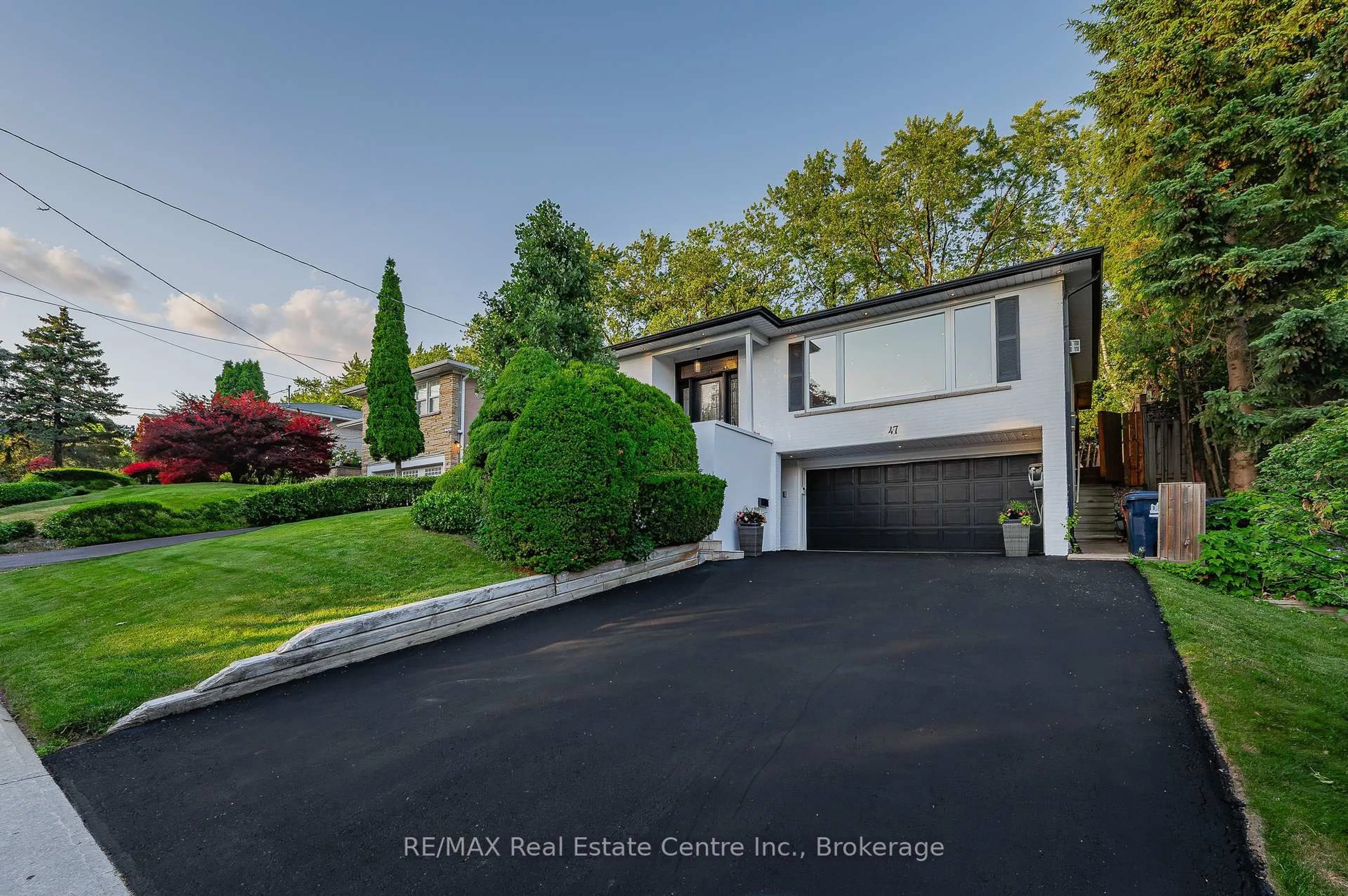 A pic from outside/outdoor area/front of a property/back of a property/a pic from drone, street for 47 Valentine Dr, Toronto Ontario M3A 3J7