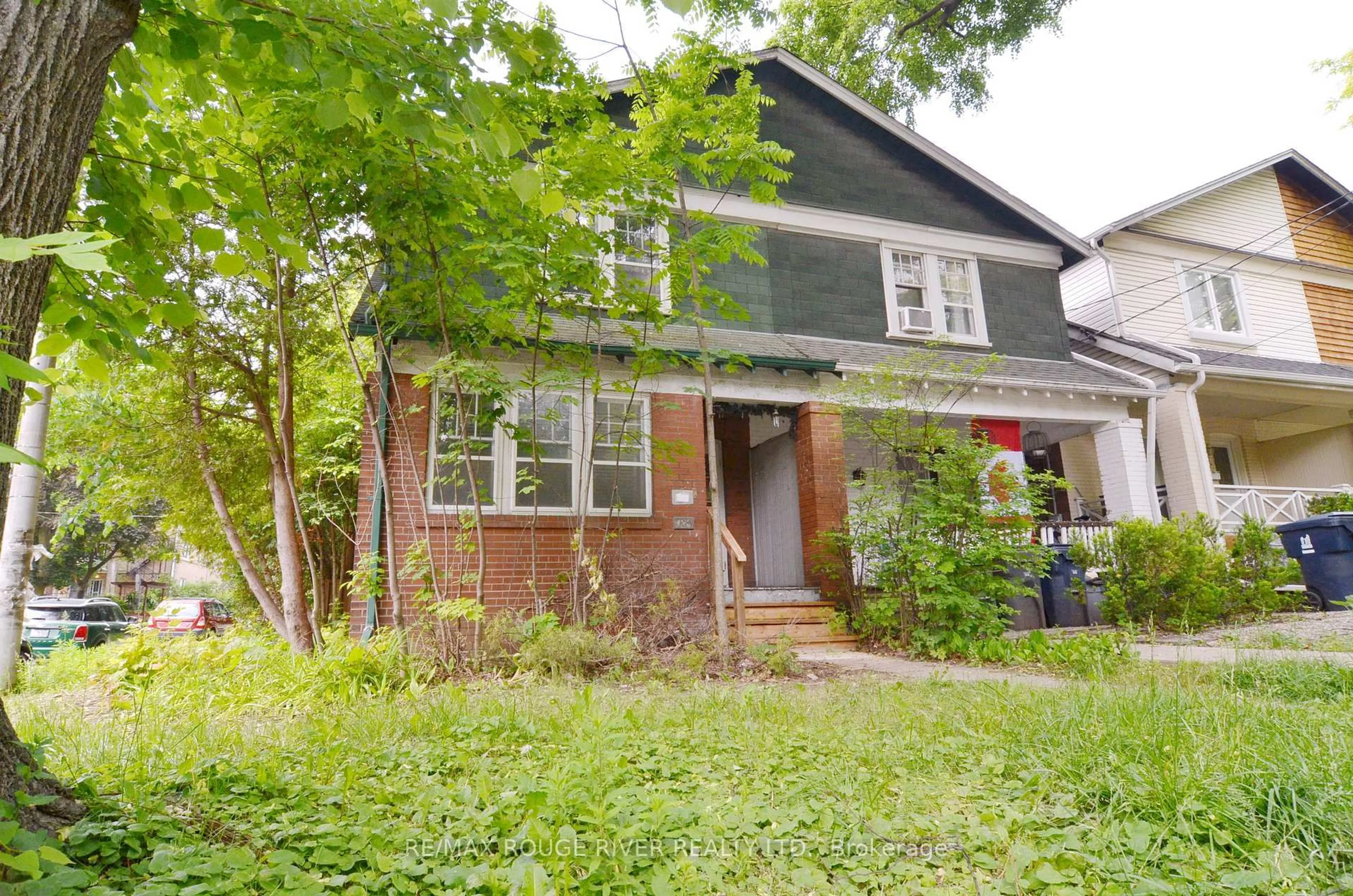 Home with brick exterior material, street for 120 Castlefield Ave, Toronto Ontario M4R 1G4