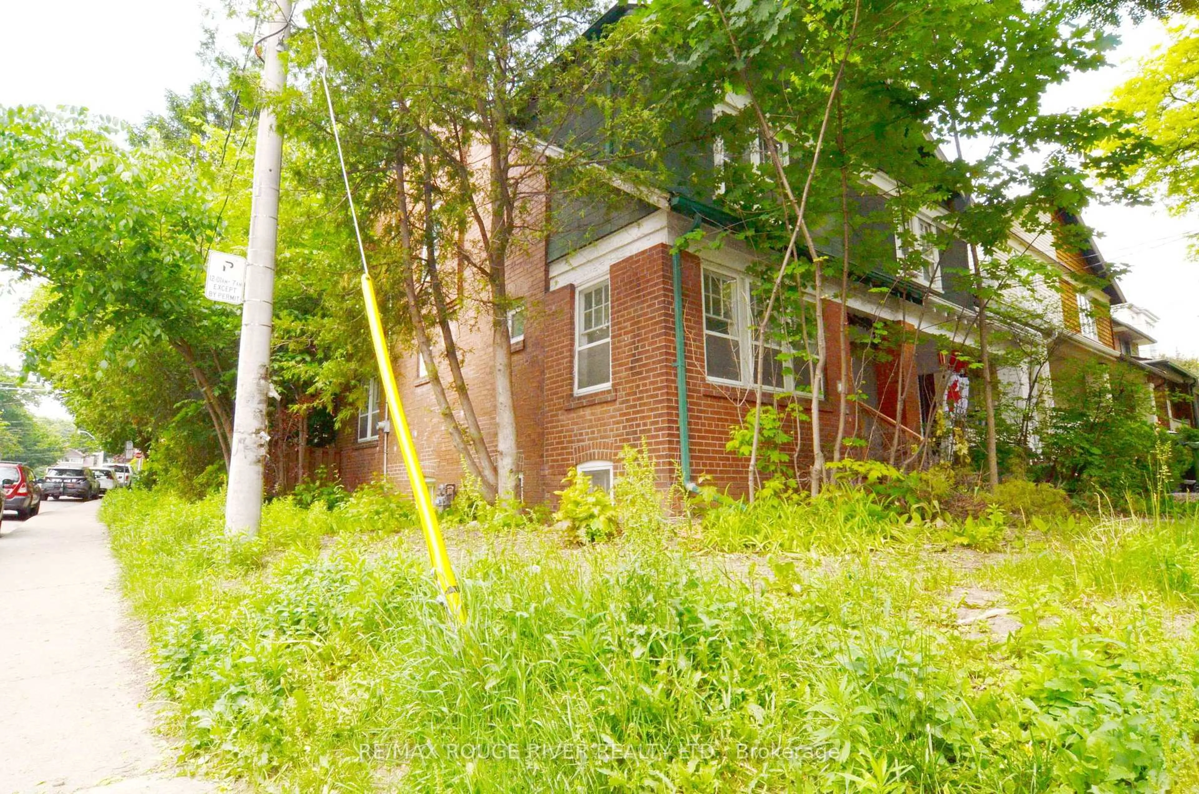 Home with brick exterior material, street for 120 Castlefield Ave, Toronto Ontario M4R 1G4