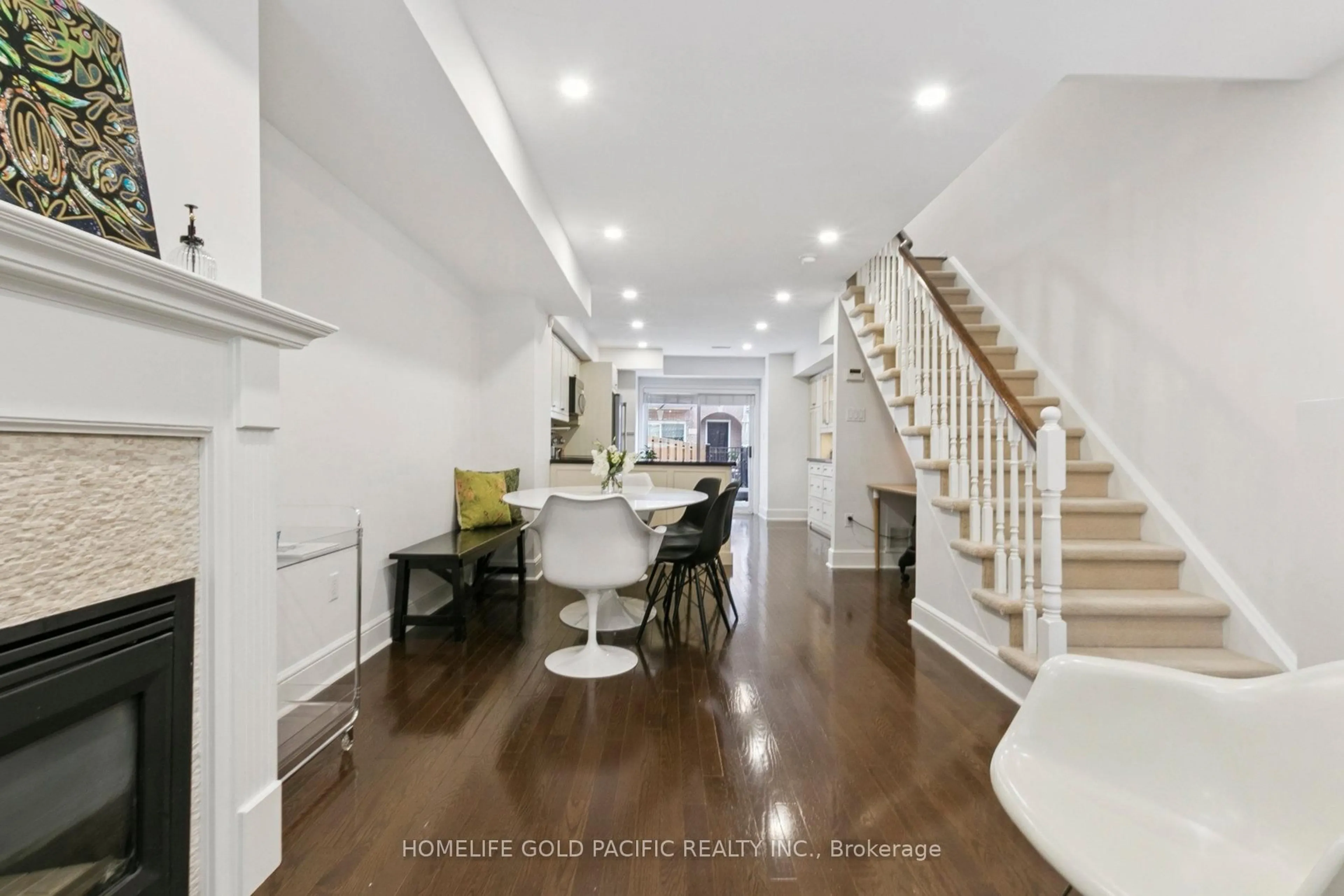 Unknown for 151 Merton St #TH 1, Toronto Ontario M4T 1V3