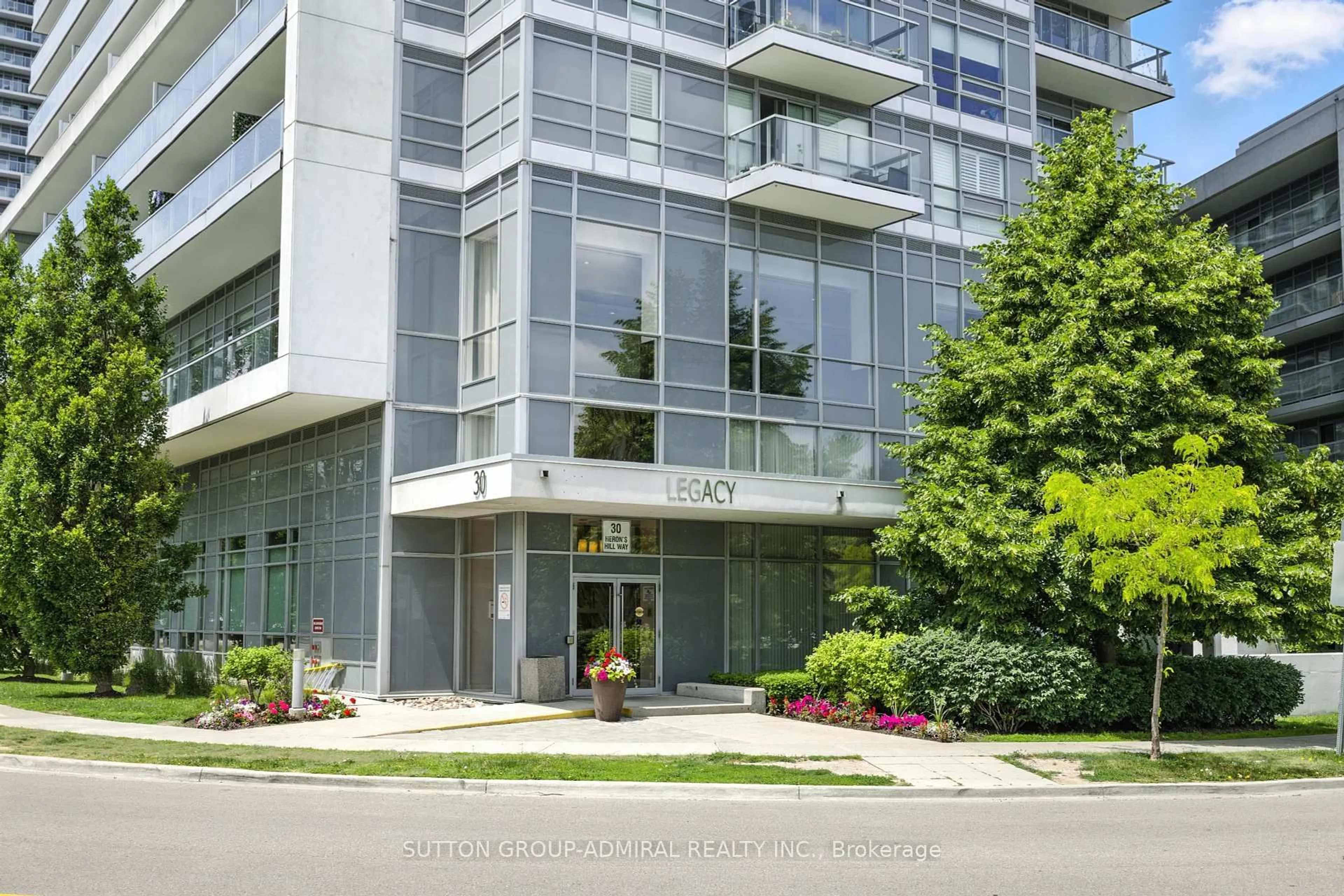 Indoor foyer for 30 Herons Hill Way #1408, Toronto Ontario M2J 0A7