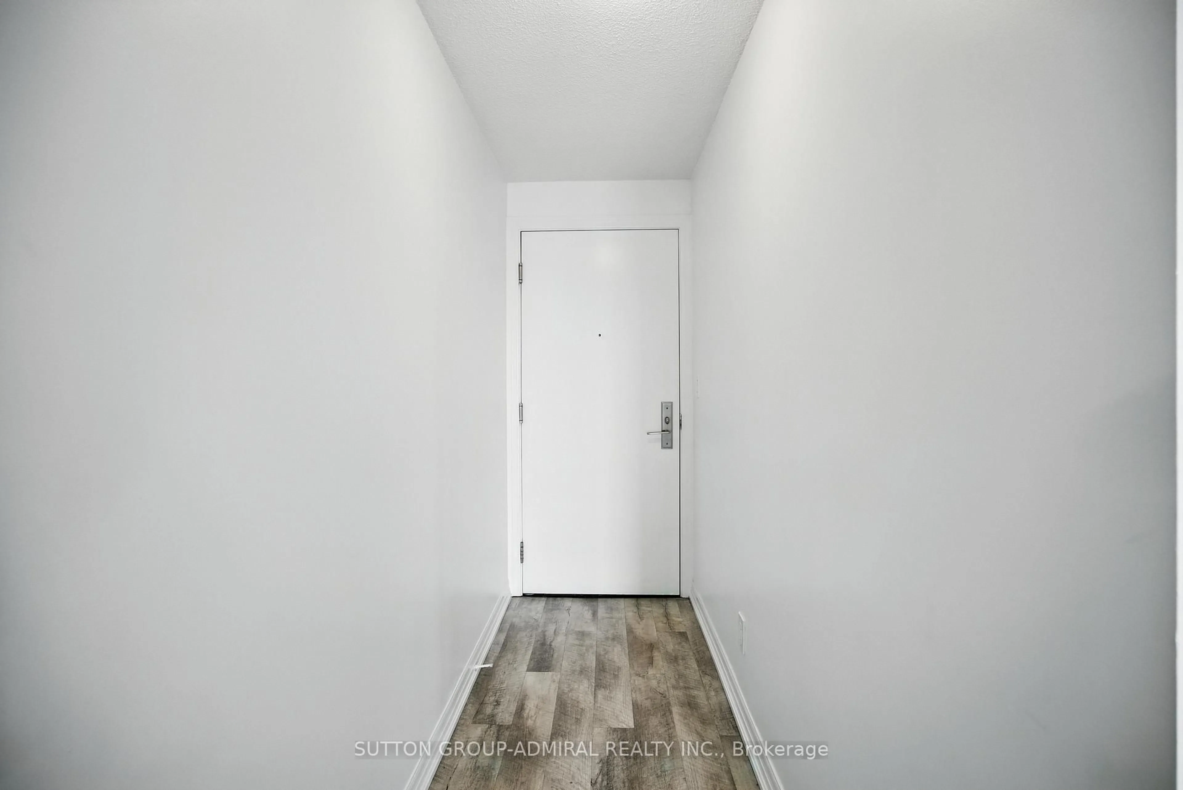 Indoor entryway for 30 Herons Hill Way #1408, Toronto Ontario M2J 0A7