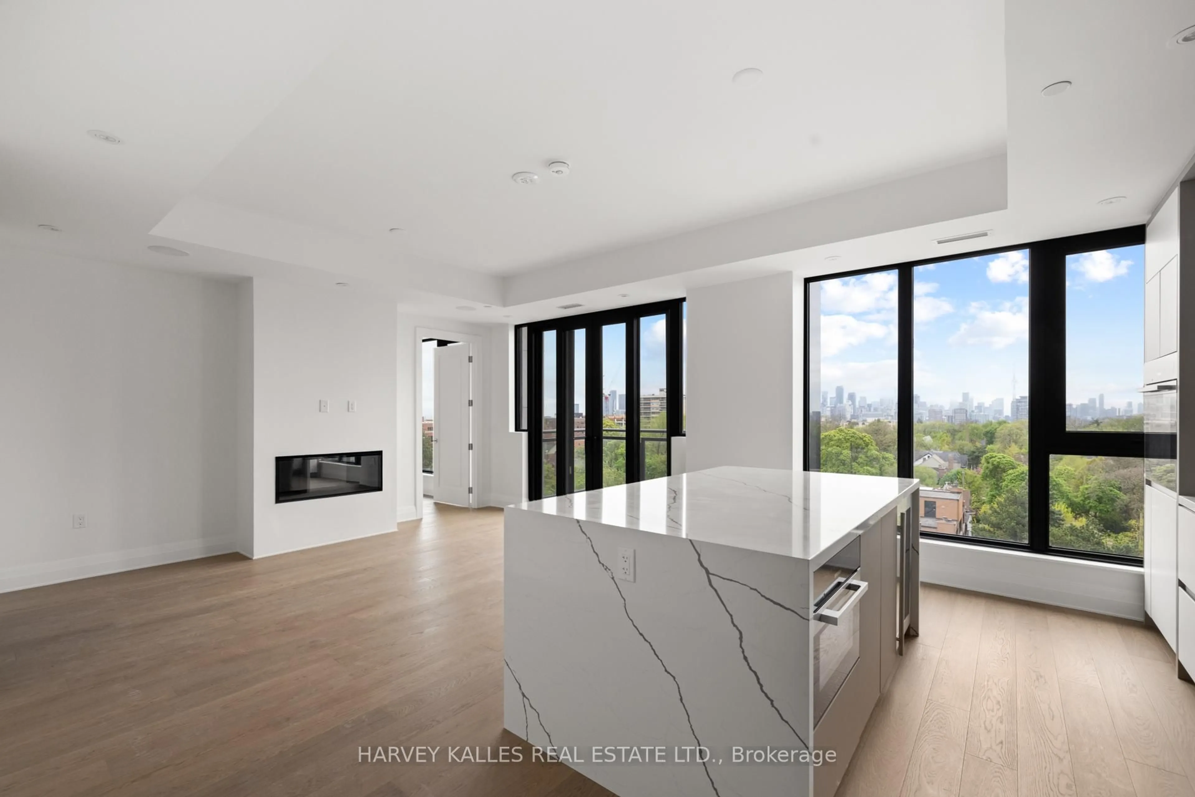 Open concept kitchen, unknown for 2 Forest Hill Rd #805, Toronto Ontario M4V 2L3