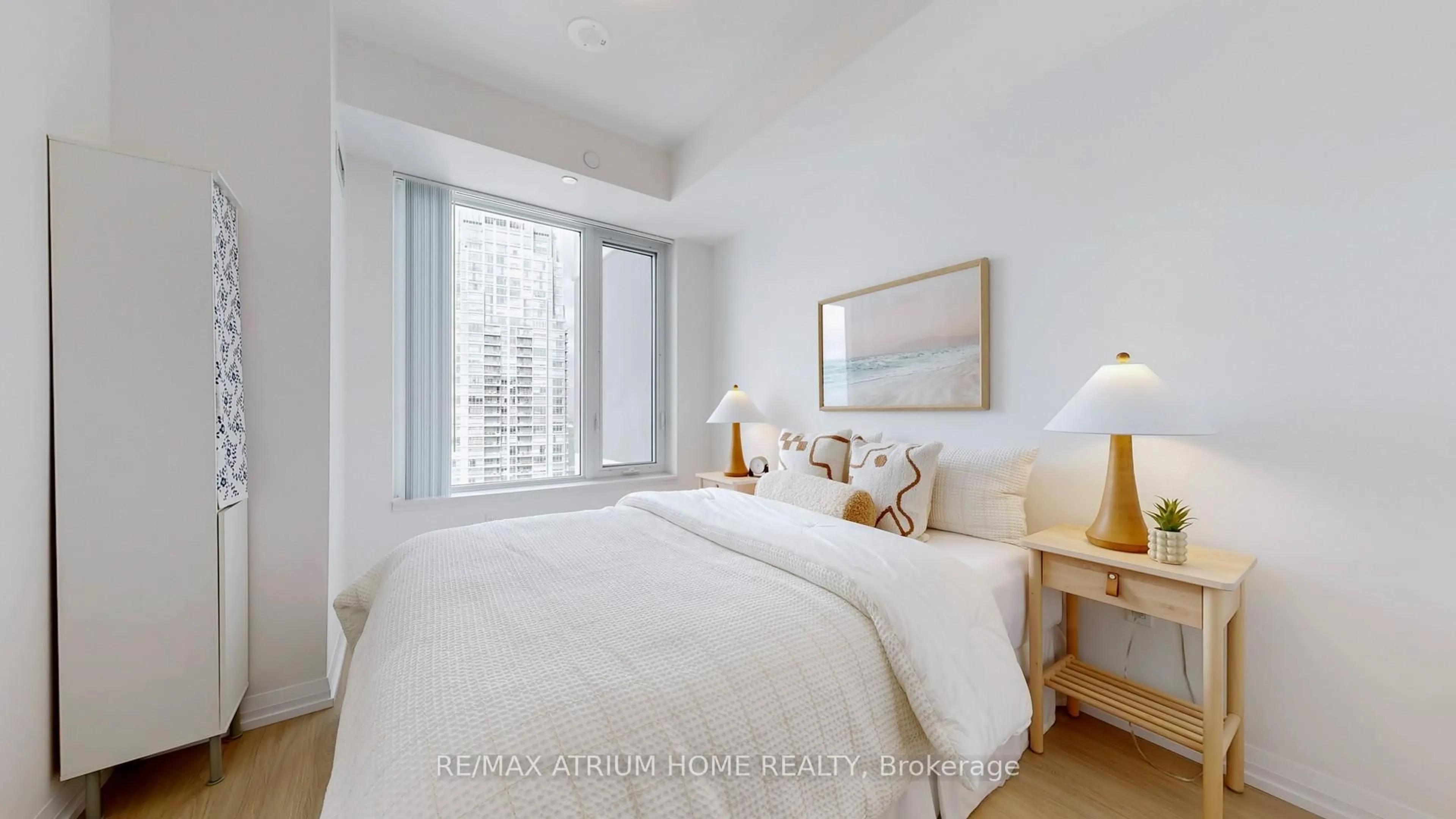 Bedroom with bed, unknown for 50 Dunfield Ave #3413, Toronto Ontario M4S 0E4