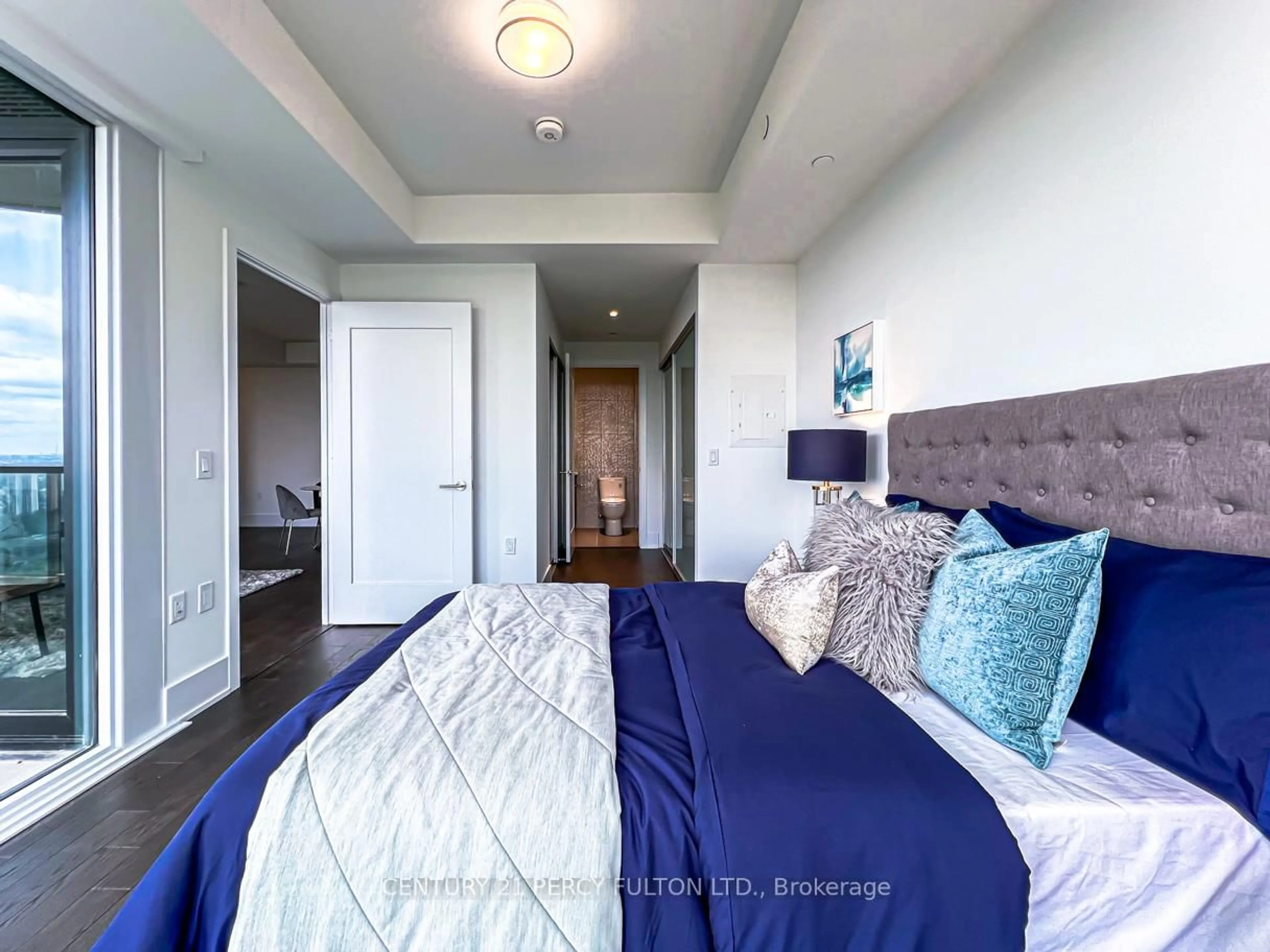 Bedroom with bed, unknown for 585 Bloor St #3415, Toronto Ontario M4W 0B3