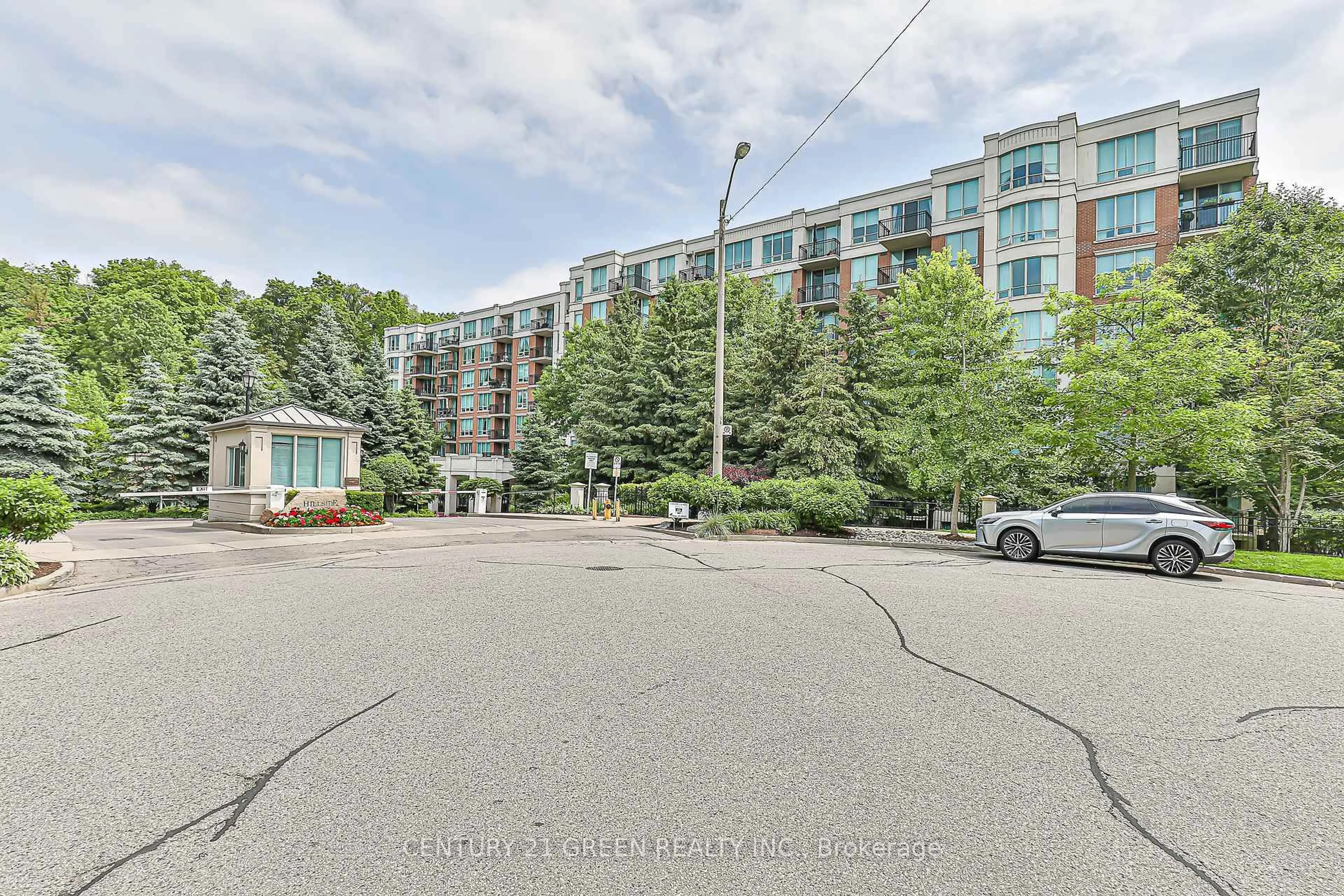 Unknown for 38 William Carson Cres #207, Toronto Ontario M2P 2H2