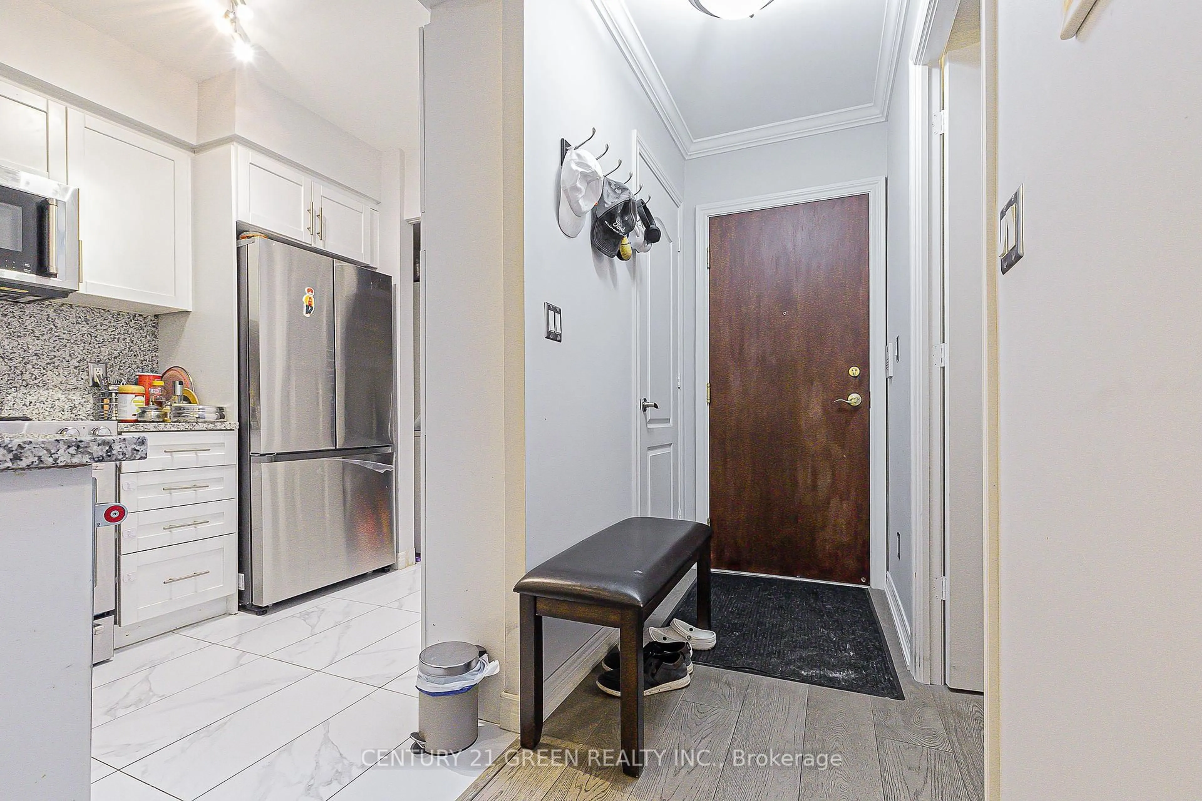 Indoor entryway for 38 William Carson Cres #207, Toronto Ontario M2P 2H2
