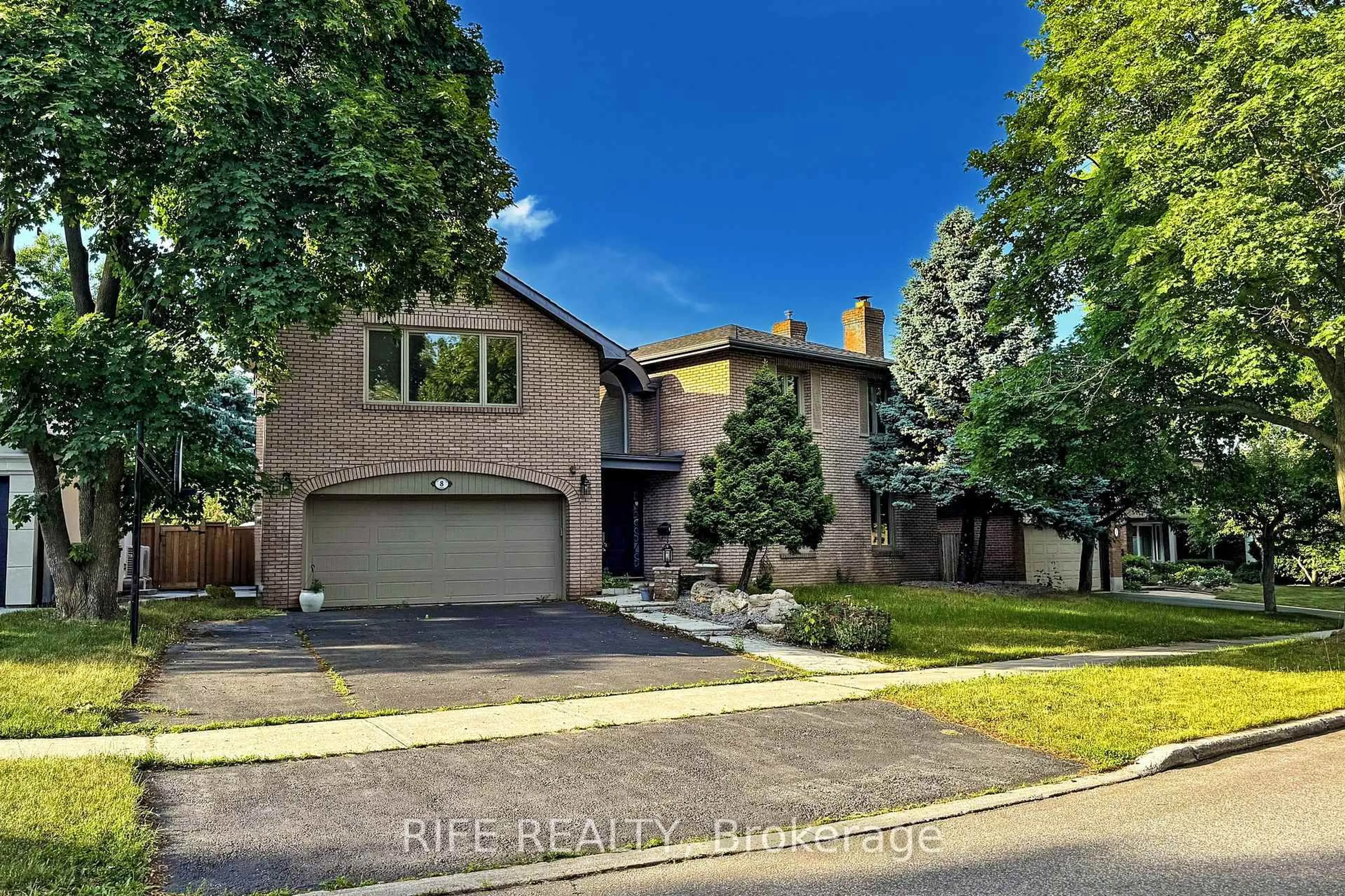 Unknown for 8 Elliotwood Crt, Toronto Ontario M2L 2P9