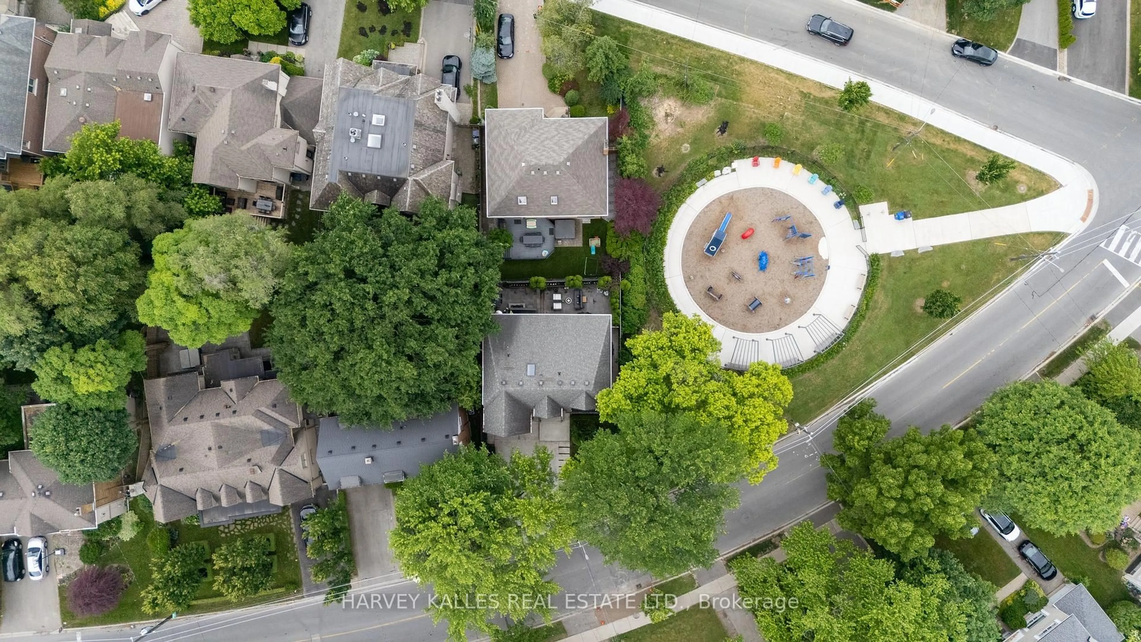 A pic from outside/outdoor area/front of a property/back of a property/a pic from drone, city buildings view from balcony for 165 Armour Blvd, Toronto Ontario M3H 1M1
