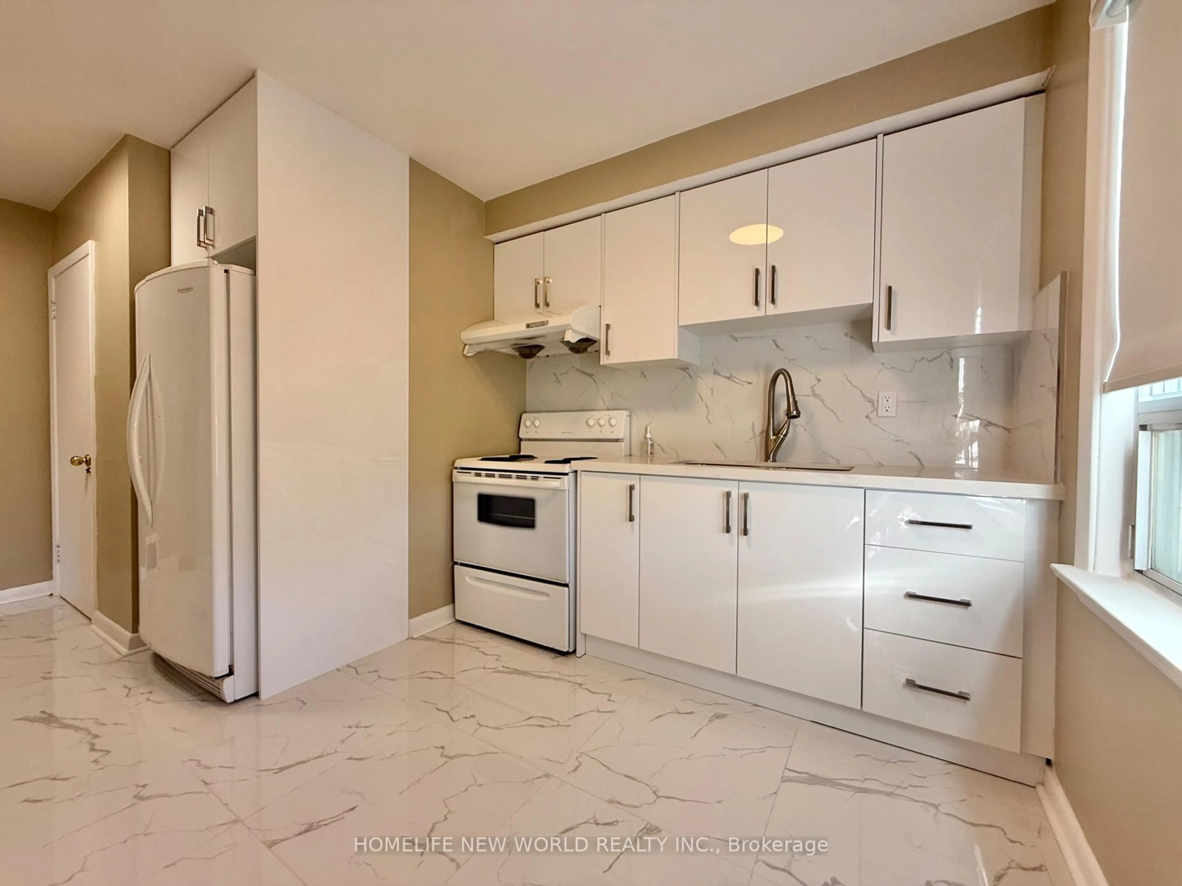 Standard kitchen, ceramic/tile floor for 191 Mckee Ave, Toronto Ontario M2N 4C6