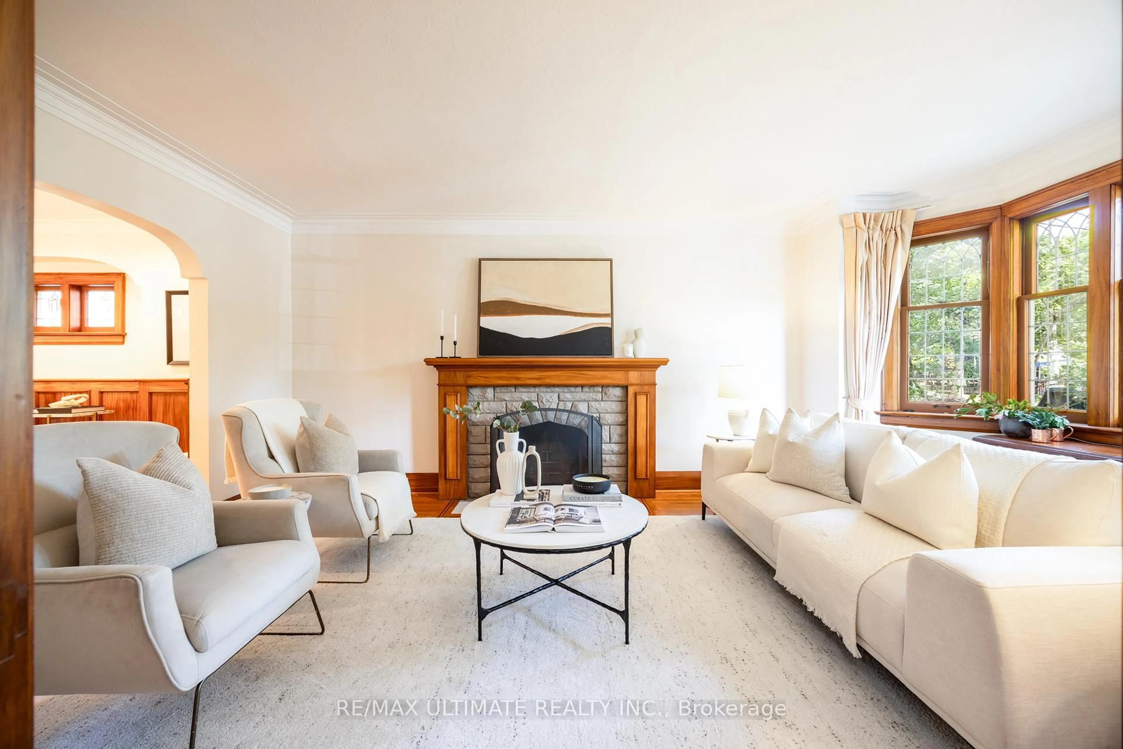 Living room with furniture, unknown for 18 Rolph Rd, Toronto Ontario M4G 3M6