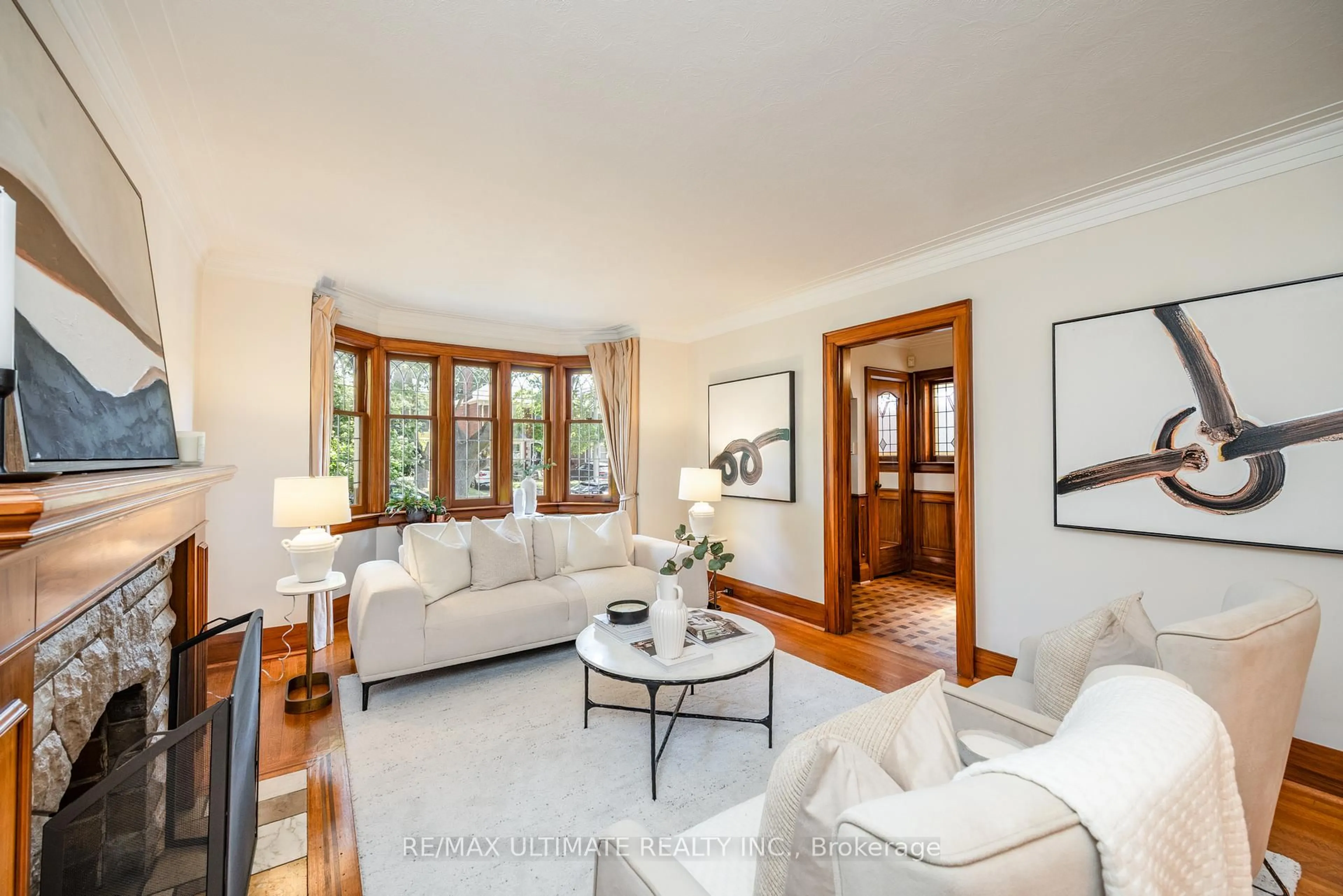 Living room with furniture, unknown for 18 Rolph Rd, Toronto Ontario M4G 3M6