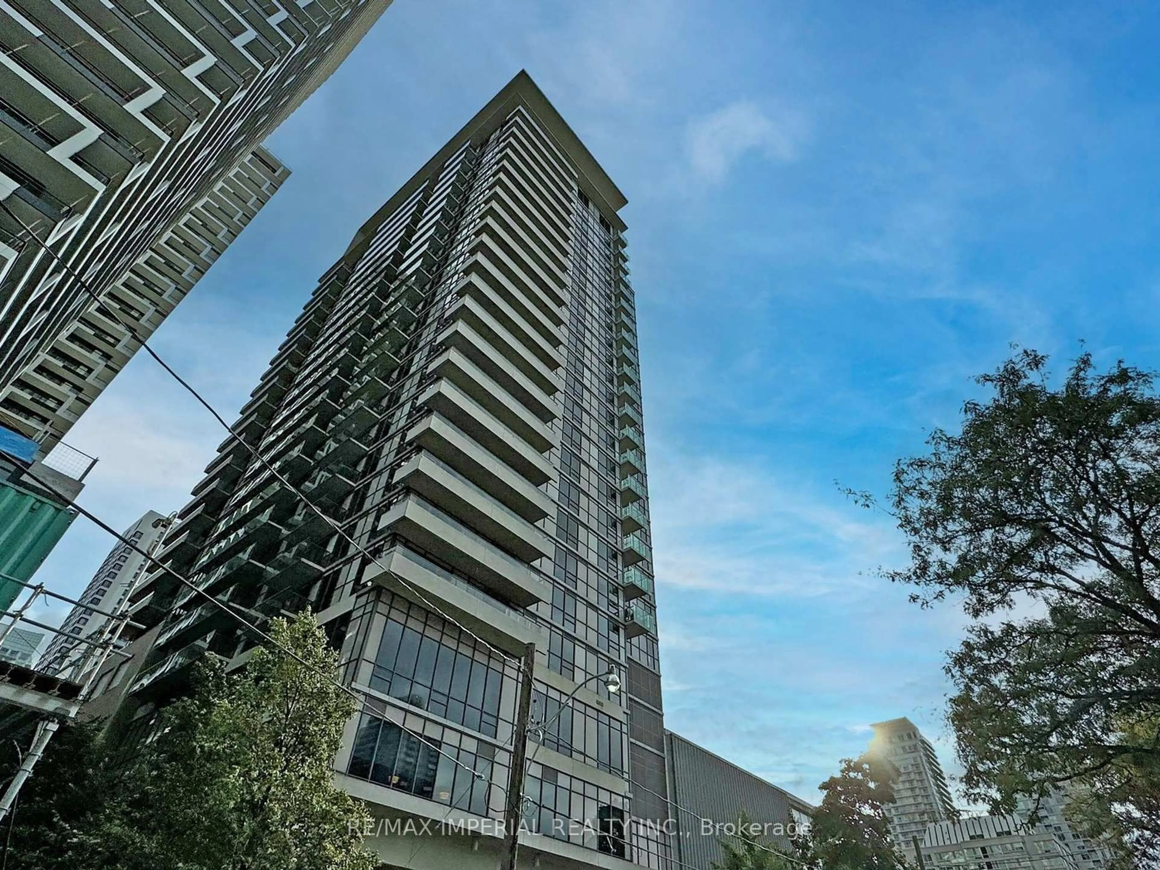 Indoor foyer for 25 Broadway Ave #2004, Toronto Ontario M4P 1T7