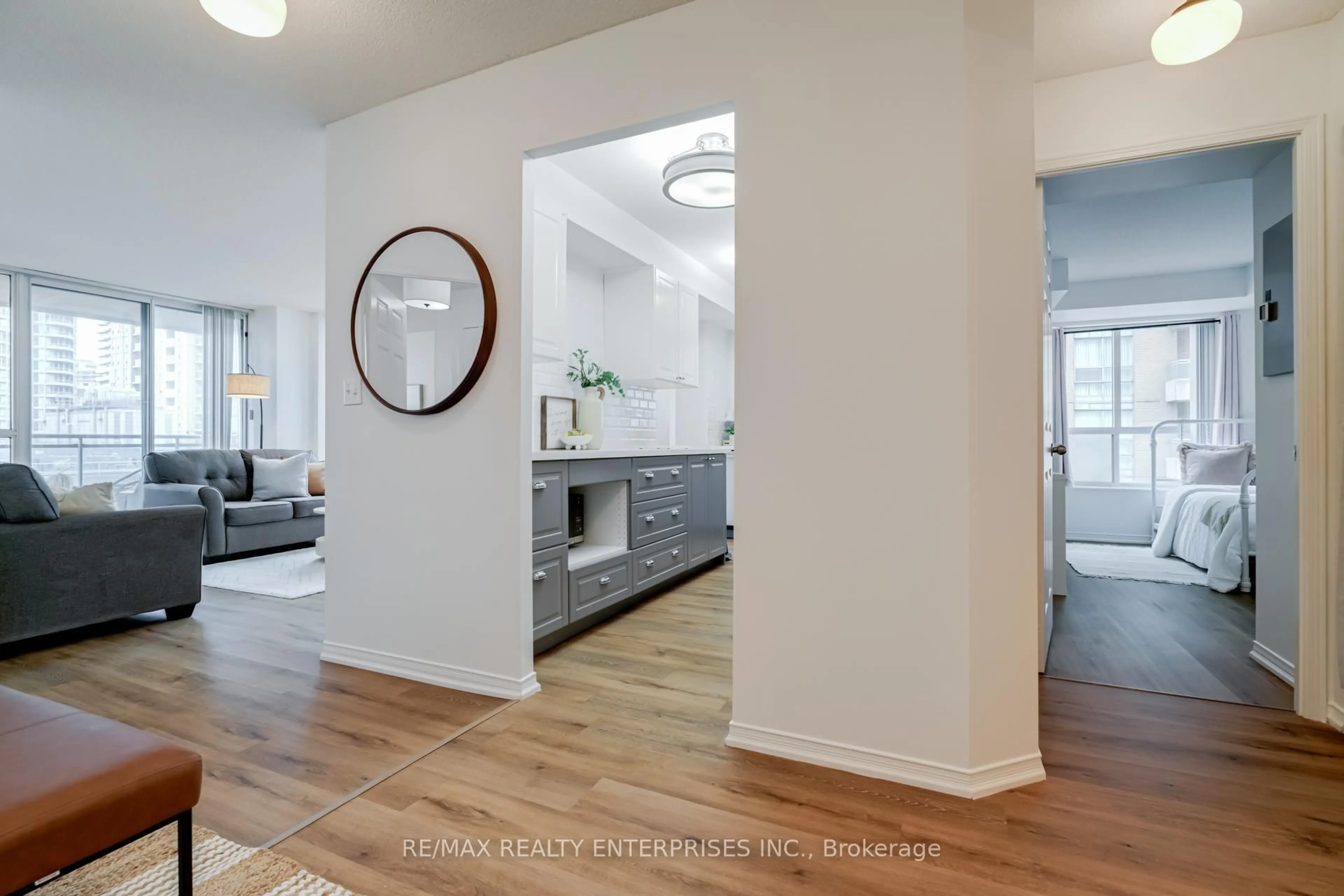 Indoor entryway for 29 Pemberton Ave #701, Toronto Ontario M2M 4L5