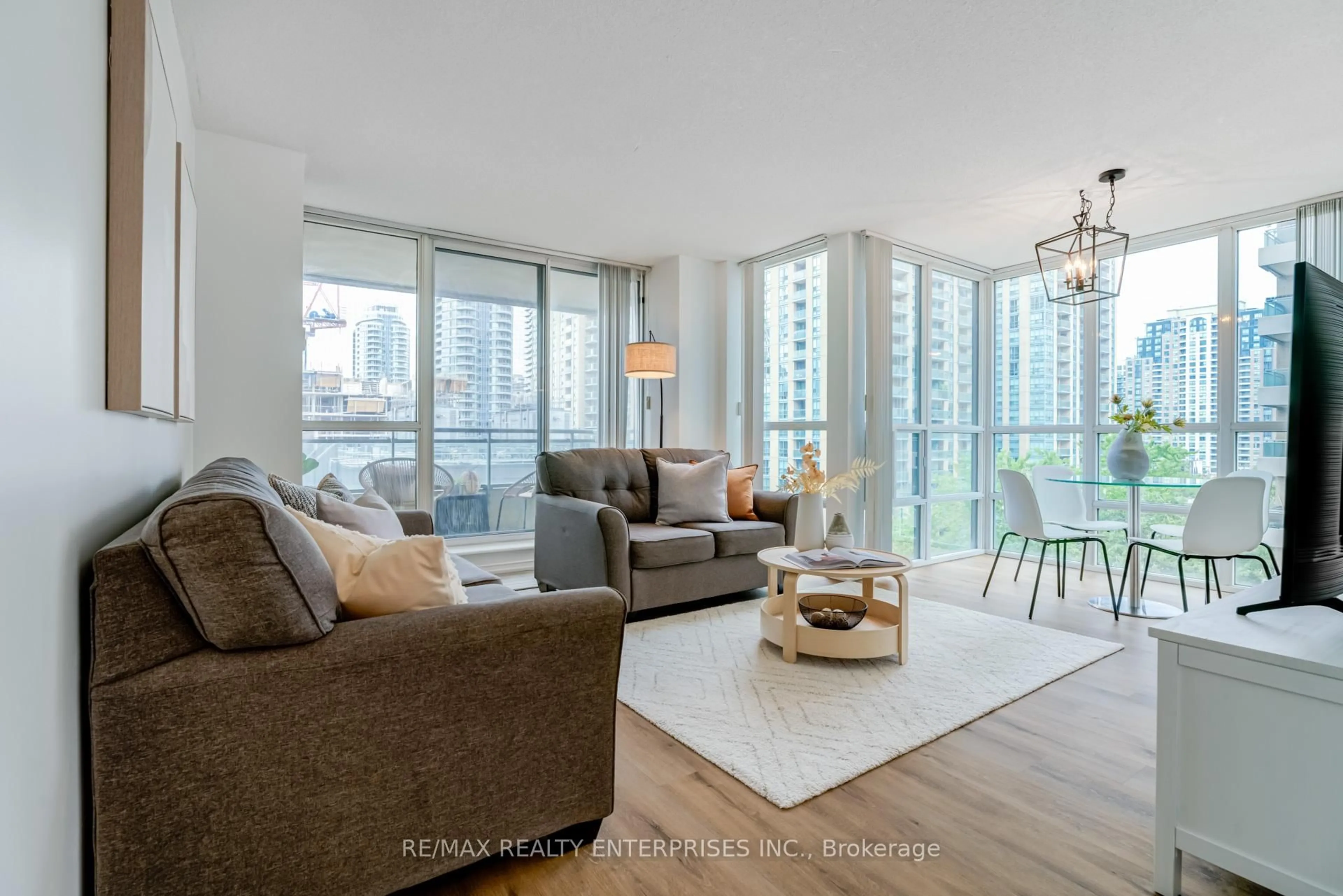 Living room with furniture, unknown for 29 Pemberton Ave #701, Toronto Ontario M2M 4L5