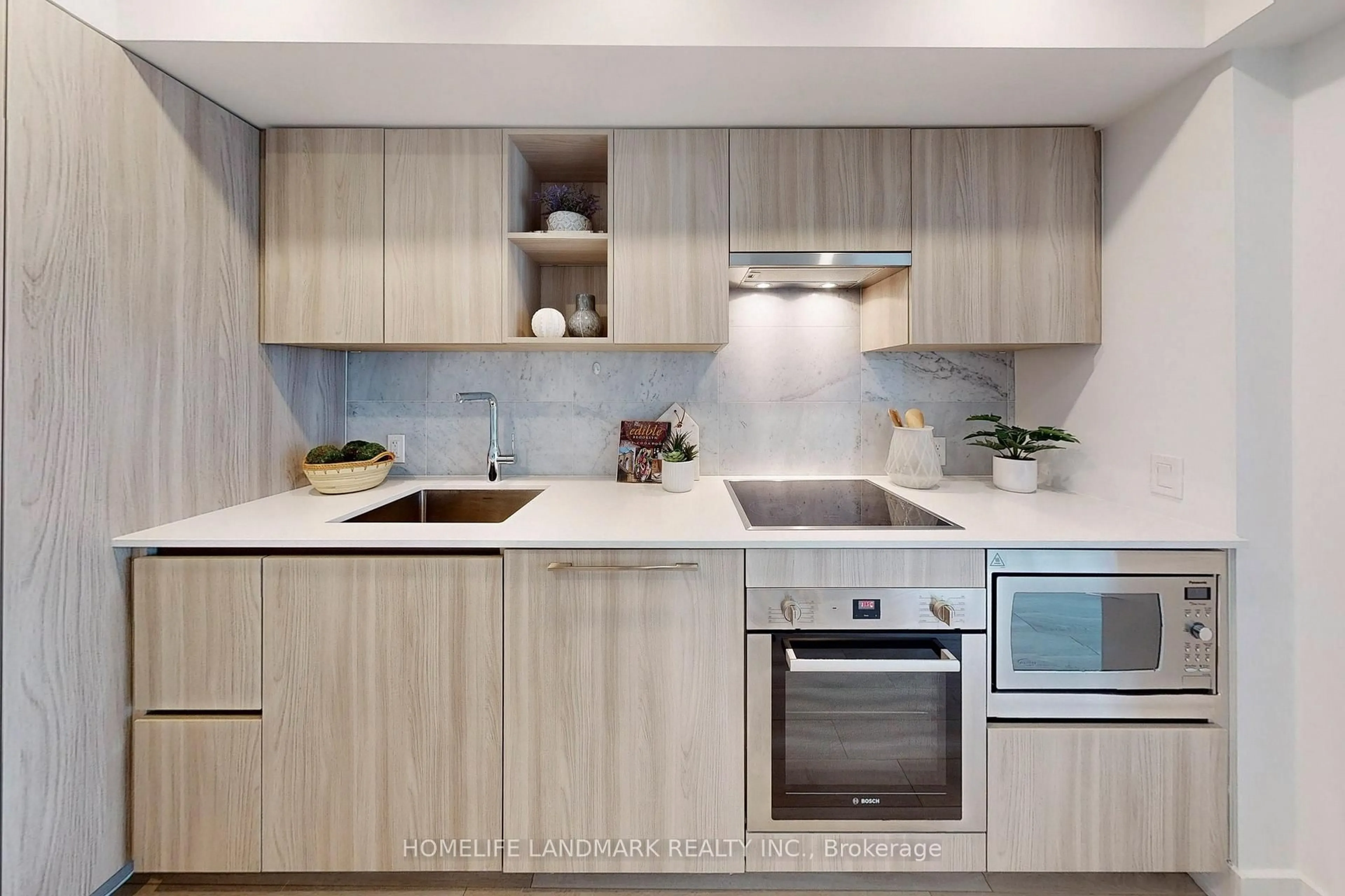 Standard kitchen, unknown for 17 Bathurst St #2712, Toronto Ontario M5V 0N1
