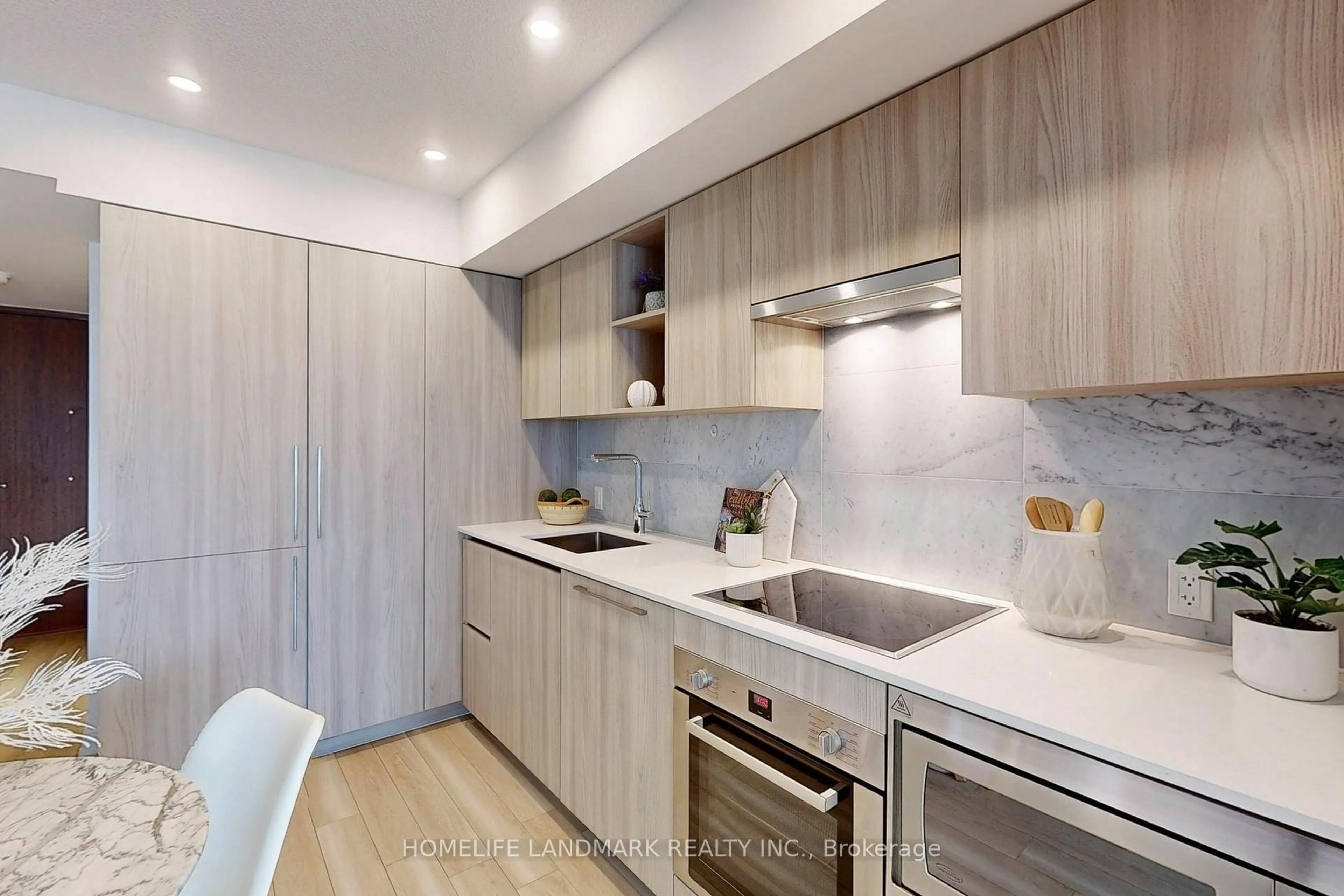 Standard kitchen, unknown for 17 Bathurst St #2712, Toronto Ontario M5V 0N1