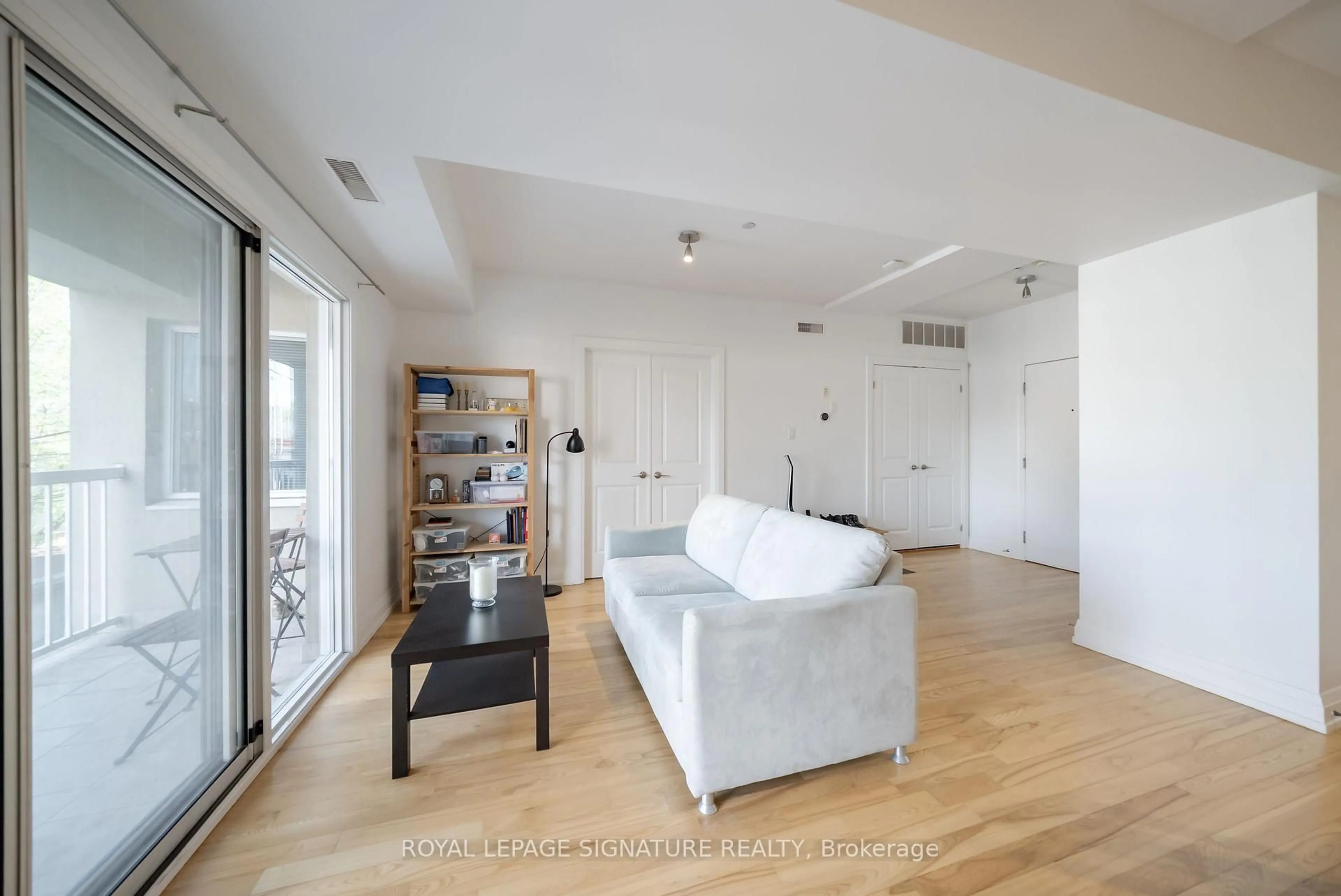 Living room with furniture, unknown for 473 Dupont St #3, Toronto Ontario M6G 1Y6