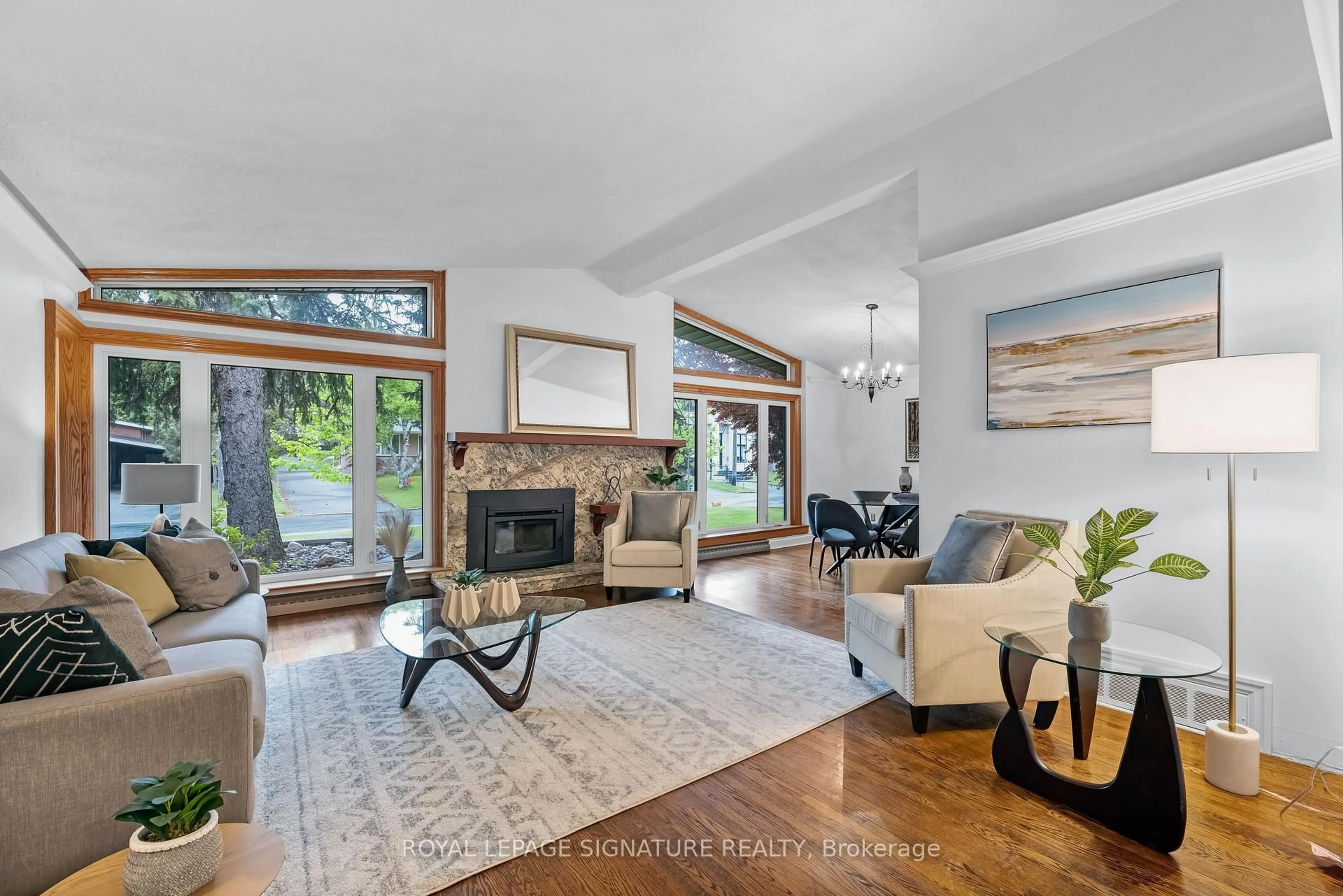 Living room with furniture, unknown for 23 Palomino Cres, Toronto Ontario M2K 1W2
