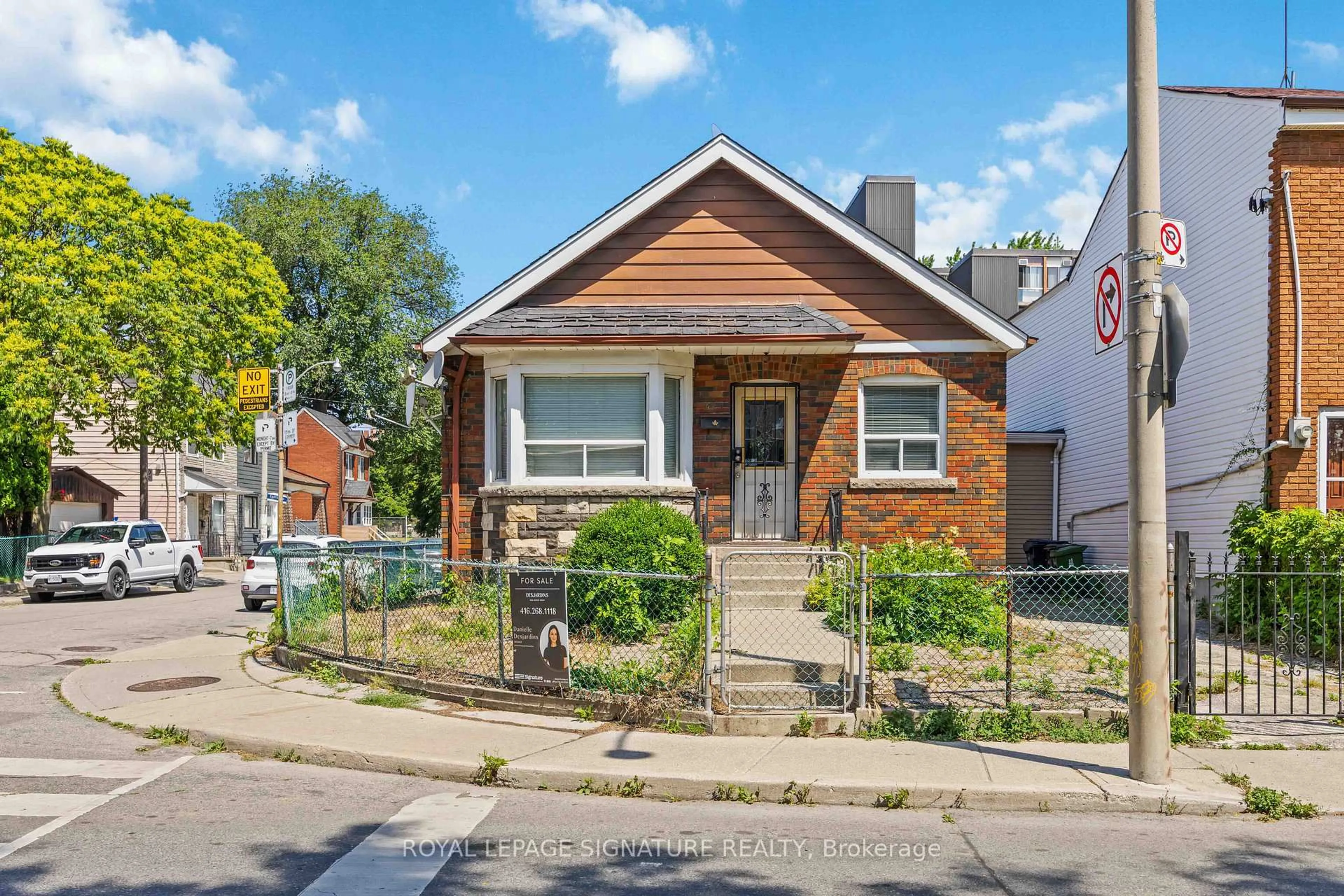 Home with brick exterior material, street for 42 Carr St, Toronto Ontario M5T 1B5